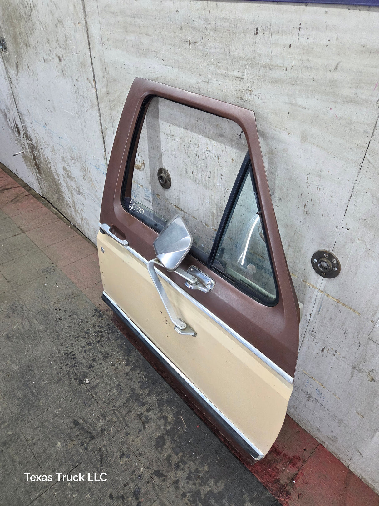 1980-1986 Ford F Series F250 F350 F450 F550 Passenger Side Front Door RH
