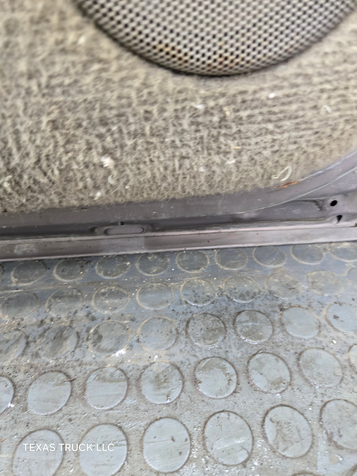 1988-2000 Chevrolet Silverado Suburban GMC Sierra LH Front Driver Side Door