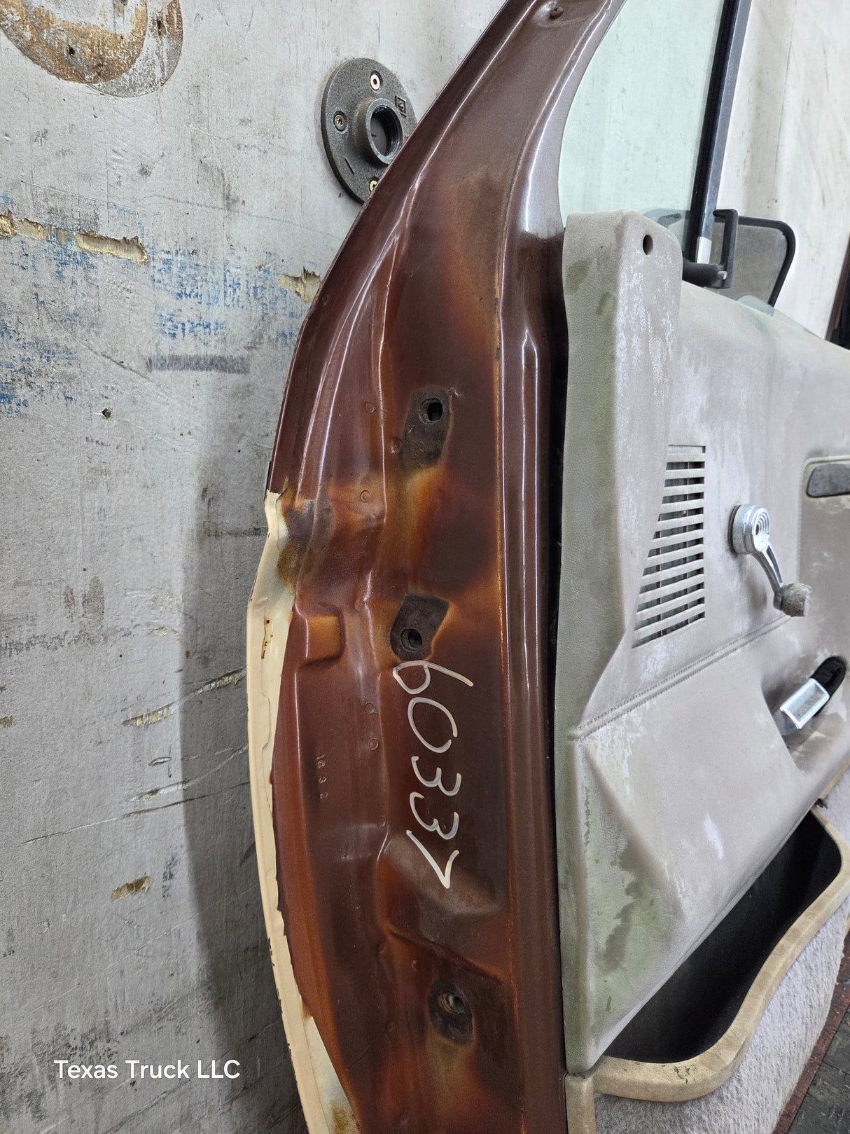 1980-1986 Ford F Series F250 F350 F450 F550 Passenger Side Front Door RH