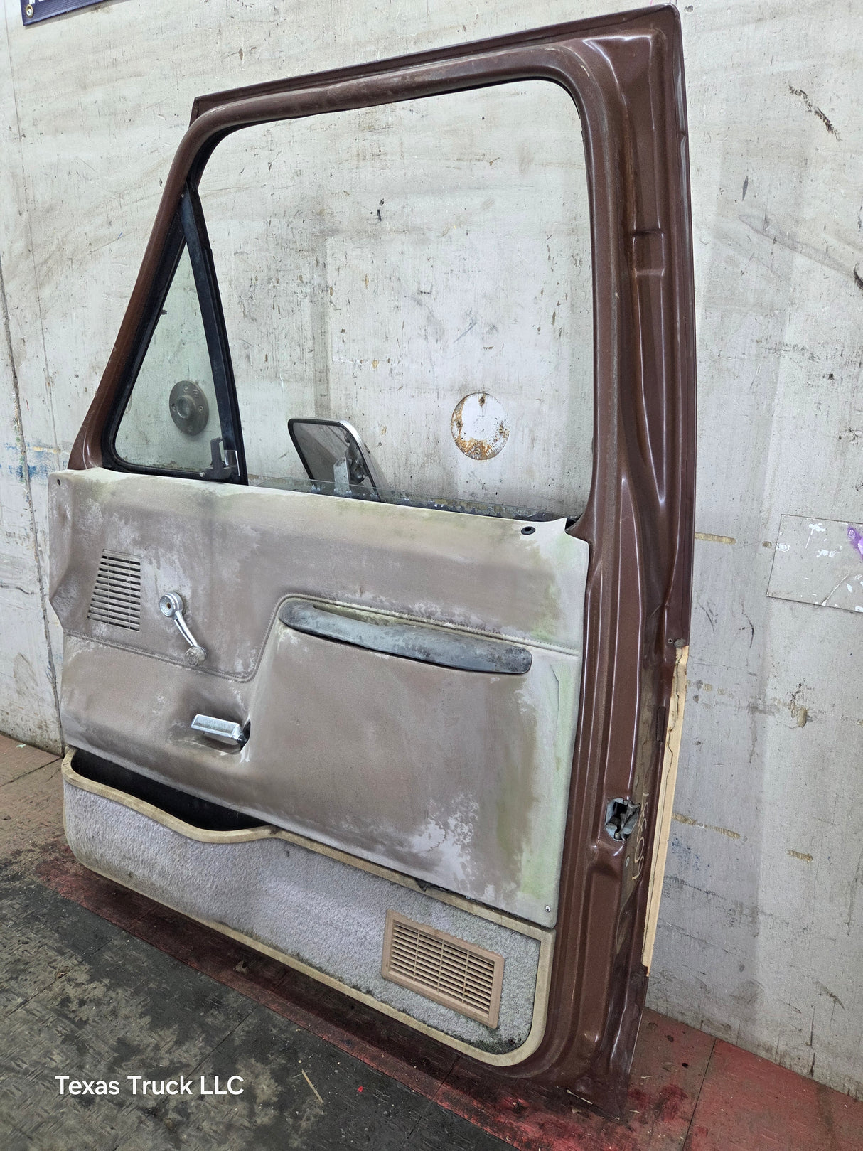 1980-1986 Ford F Series F250 F350 F450 F550 Passenger Side Front Door RH