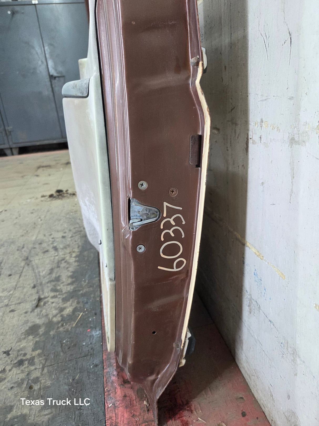 1980-1986 Ford F Series F250 F350 F450 F550 Passenger Side Front Door RH