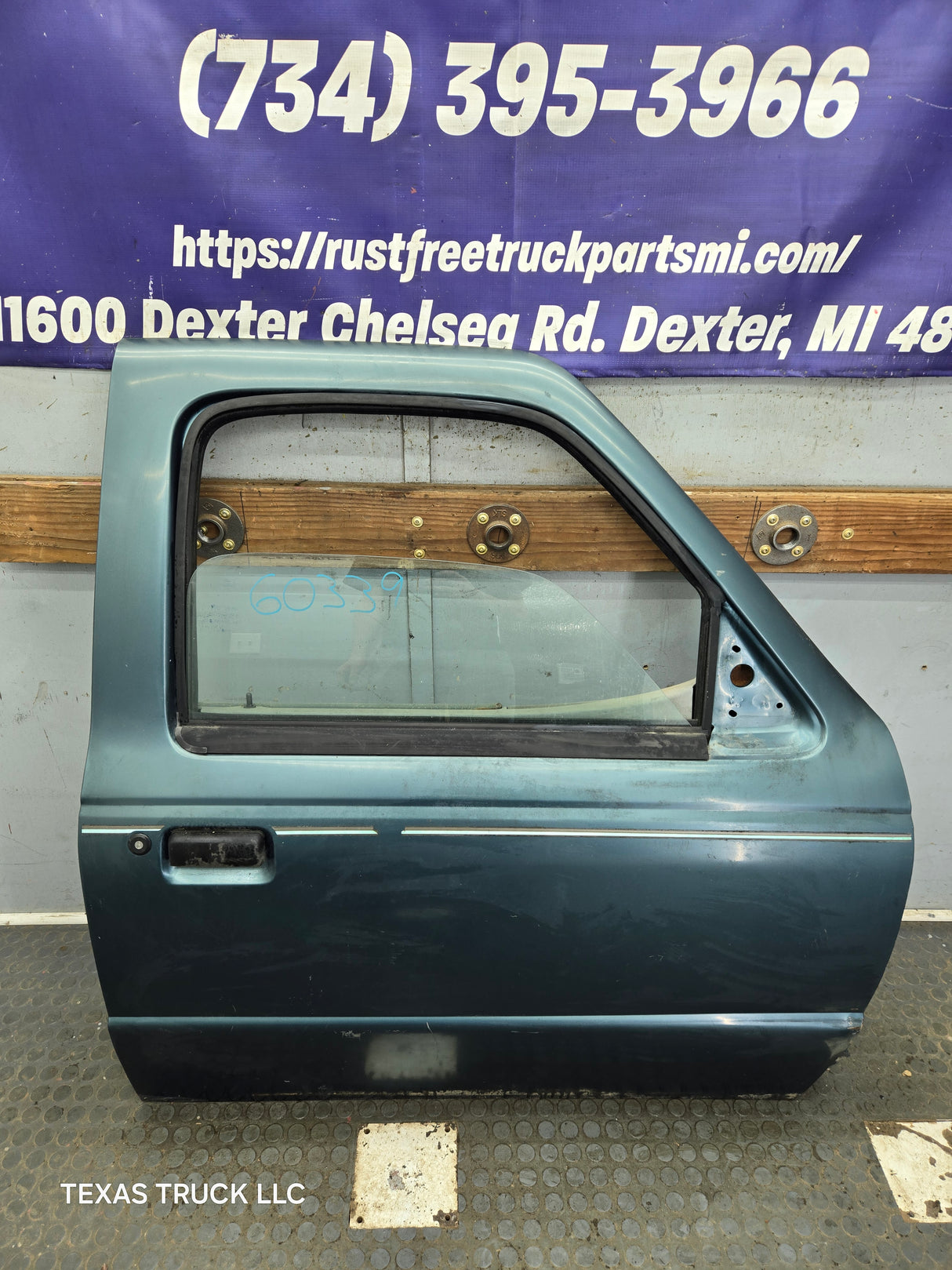 2003-2005 Ford Ranger Passenger Side Front Right Hand Door