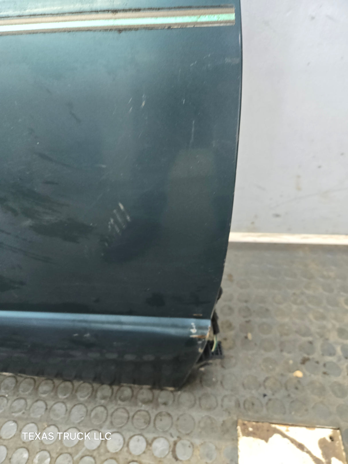 2003-2005 Ford Ranger Passenger Side Front Right Hand Door