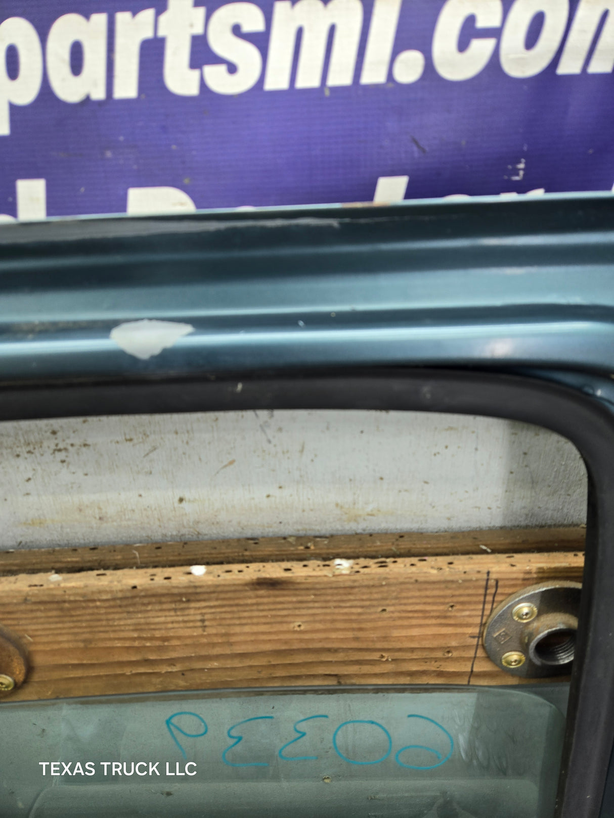 2003-2005 Ford Ranger Passenger Side Front Right Hand Door