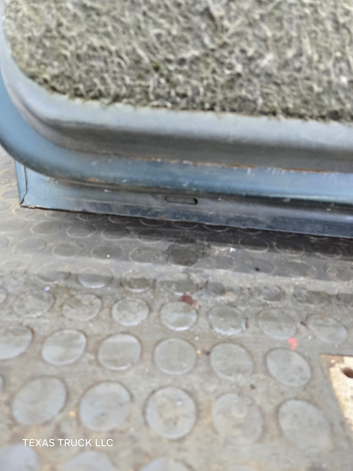 2003-2005 Ford Ranger Passenger Side Front Right Hand Door