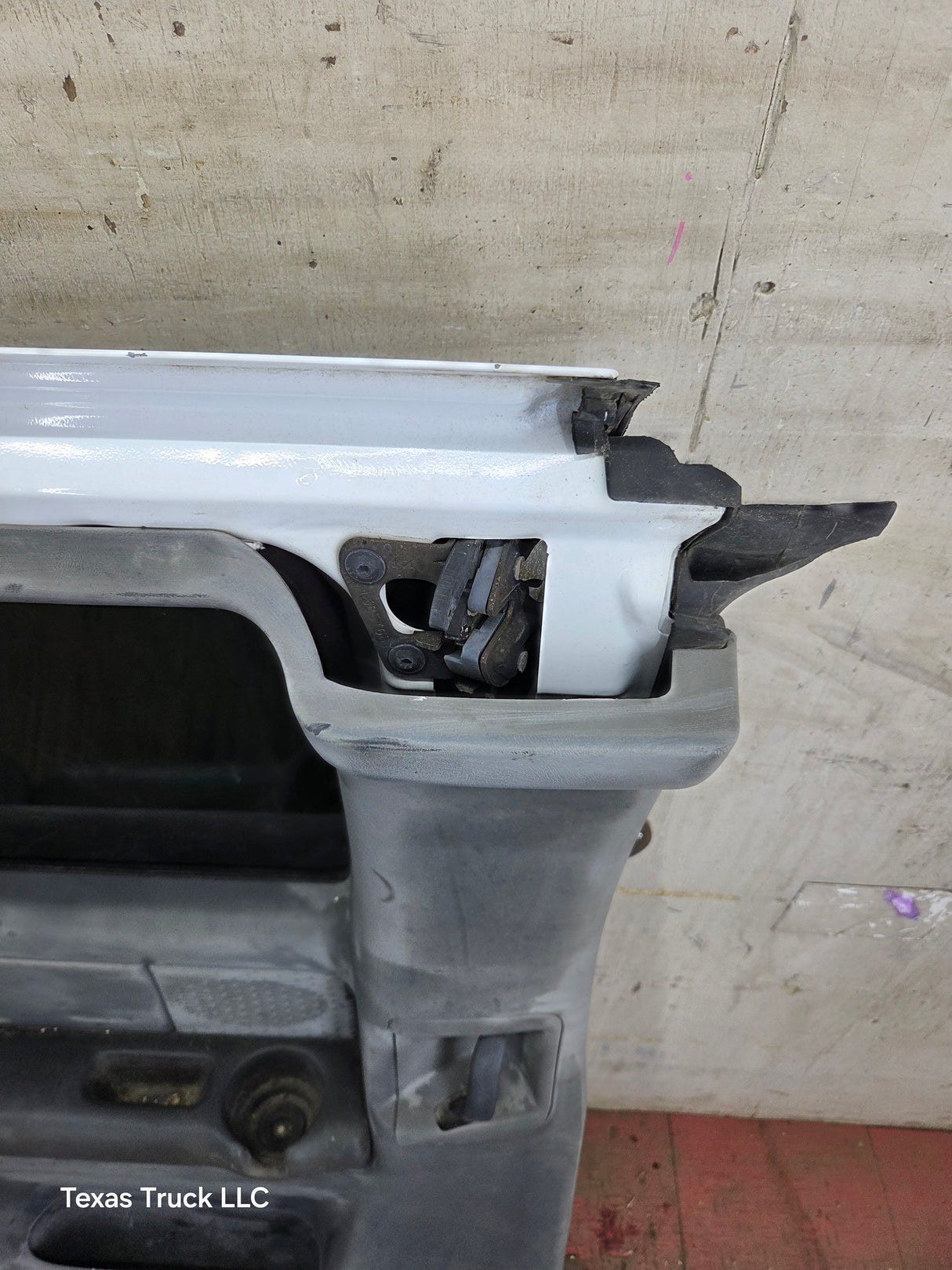 1999-2006 Chevrolet Silverado / GMC Sierra 1500 2500 3500 HD Rear Driver side Extended Cab Rear Door