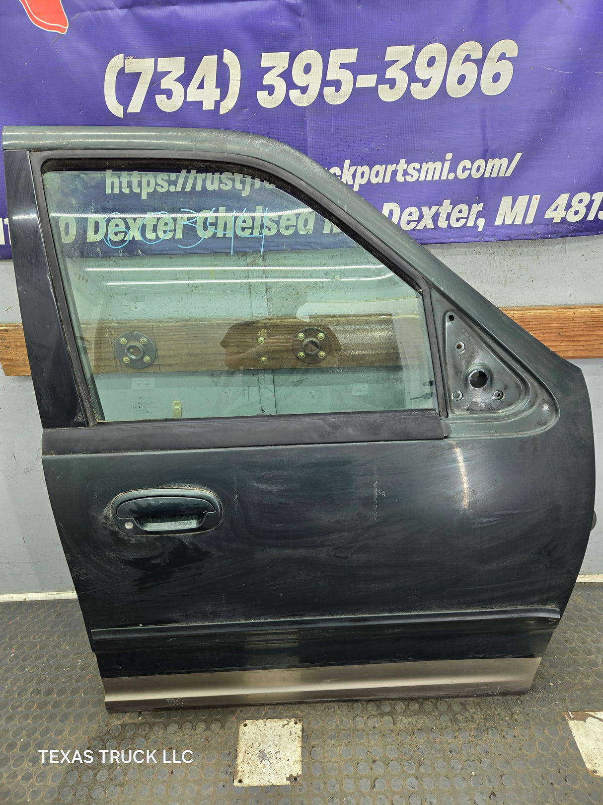 1997-2003 Ford F150 Crew Cab Passenger Side RH Front Door