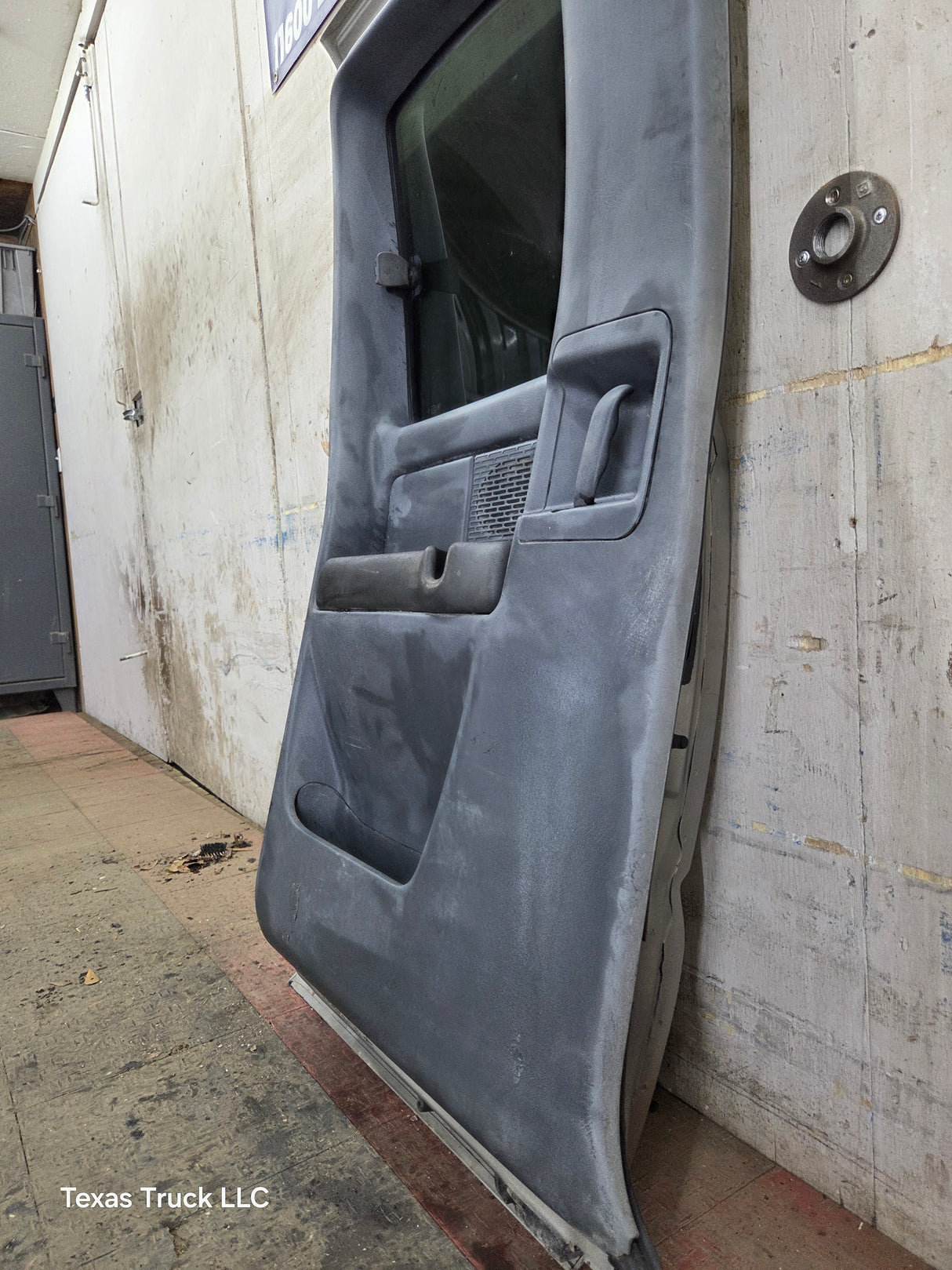 1999-2006 Chevrolet Silverado / GMC Sierra 1500 2500 3500 HD Rear Driver side Extended Cab Rear Door