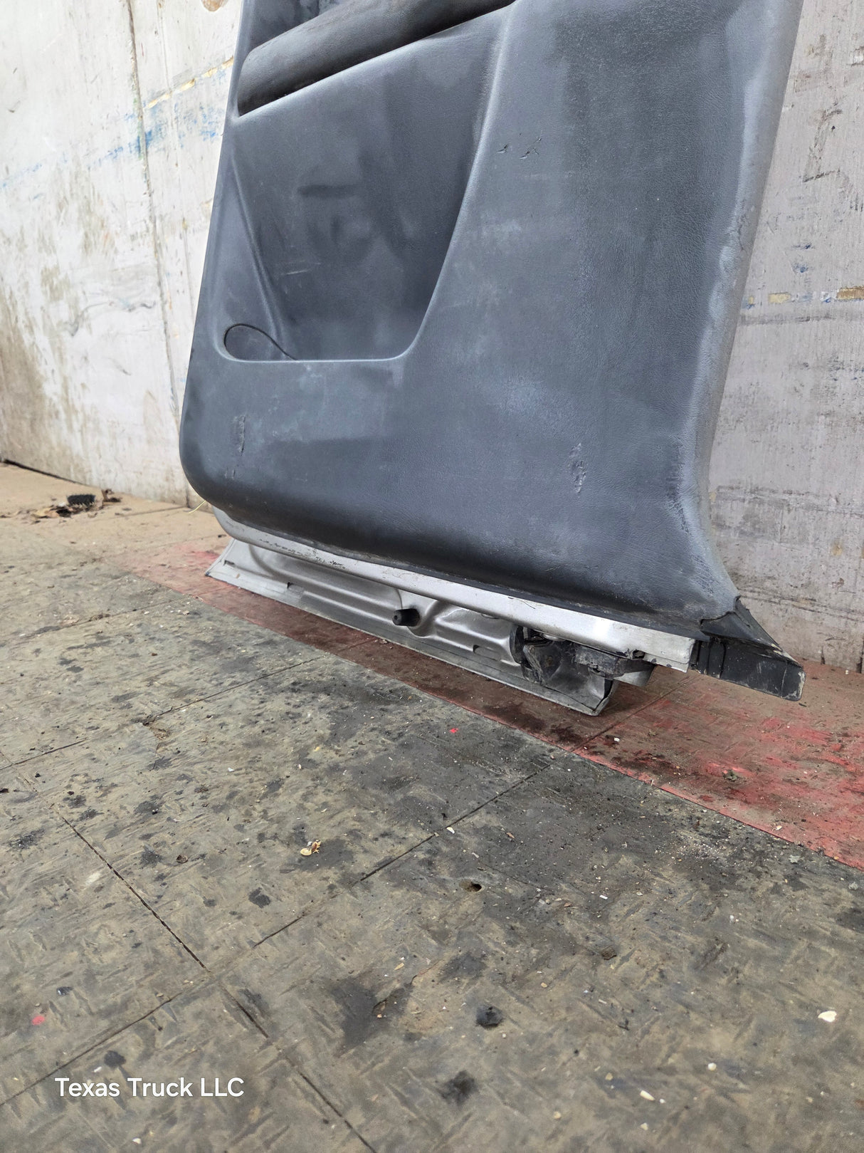 1999-2006 Chevrolet Silverado / GMC Sierra 1500 2500 3500 HD Rear Driver side Extended Cab Rear Door