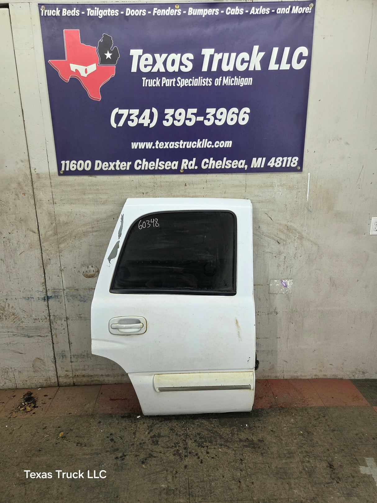 2001-2006 Chevrolet Tahoe / GMC Yukon 1500 2500HD Rear Passenger side rear door RH
