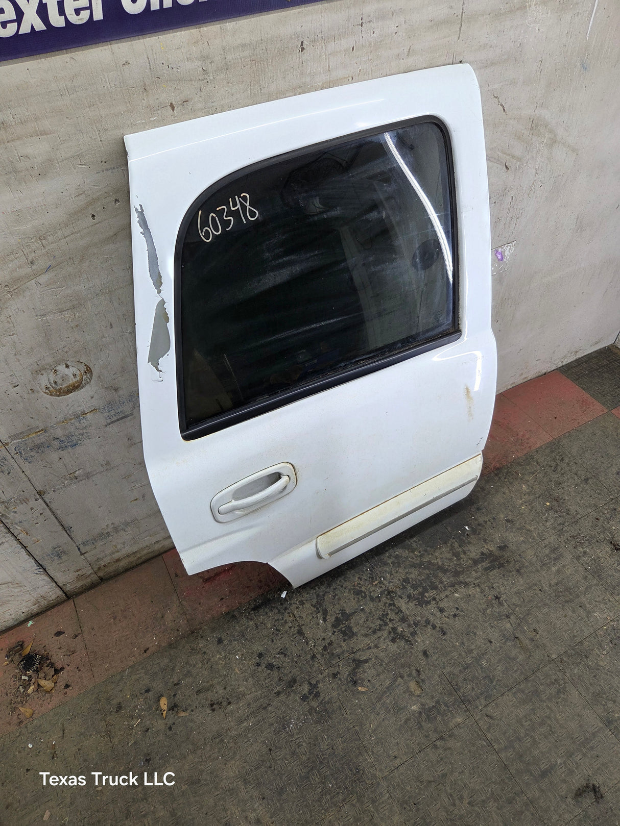 2001-2006 Chevrolet Tahoe / GMC Yukon 1500 2500HD Rear Passenger side rear door RH
