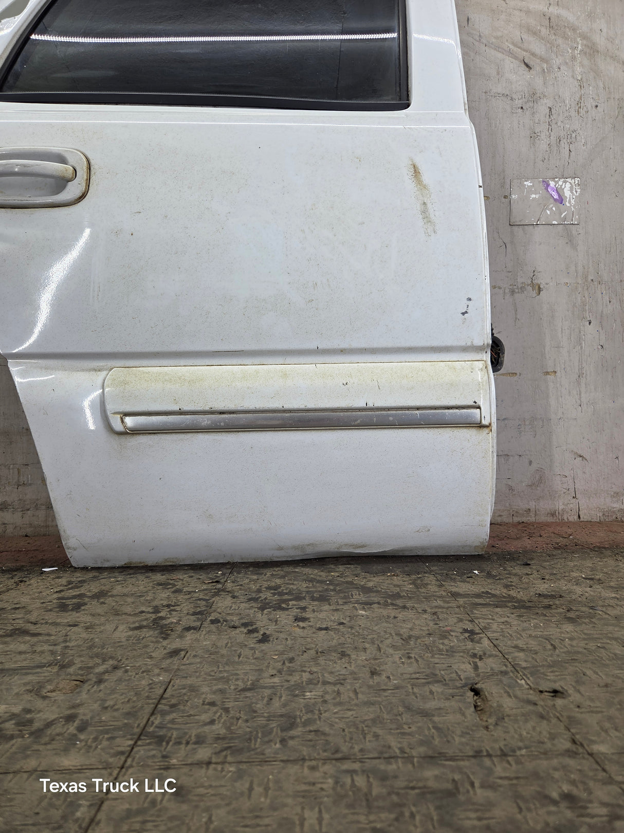 2001-2006 Chevrolet Tahoe / GMC Yukon 1500 2500HD Rear Passenger side rear door RH