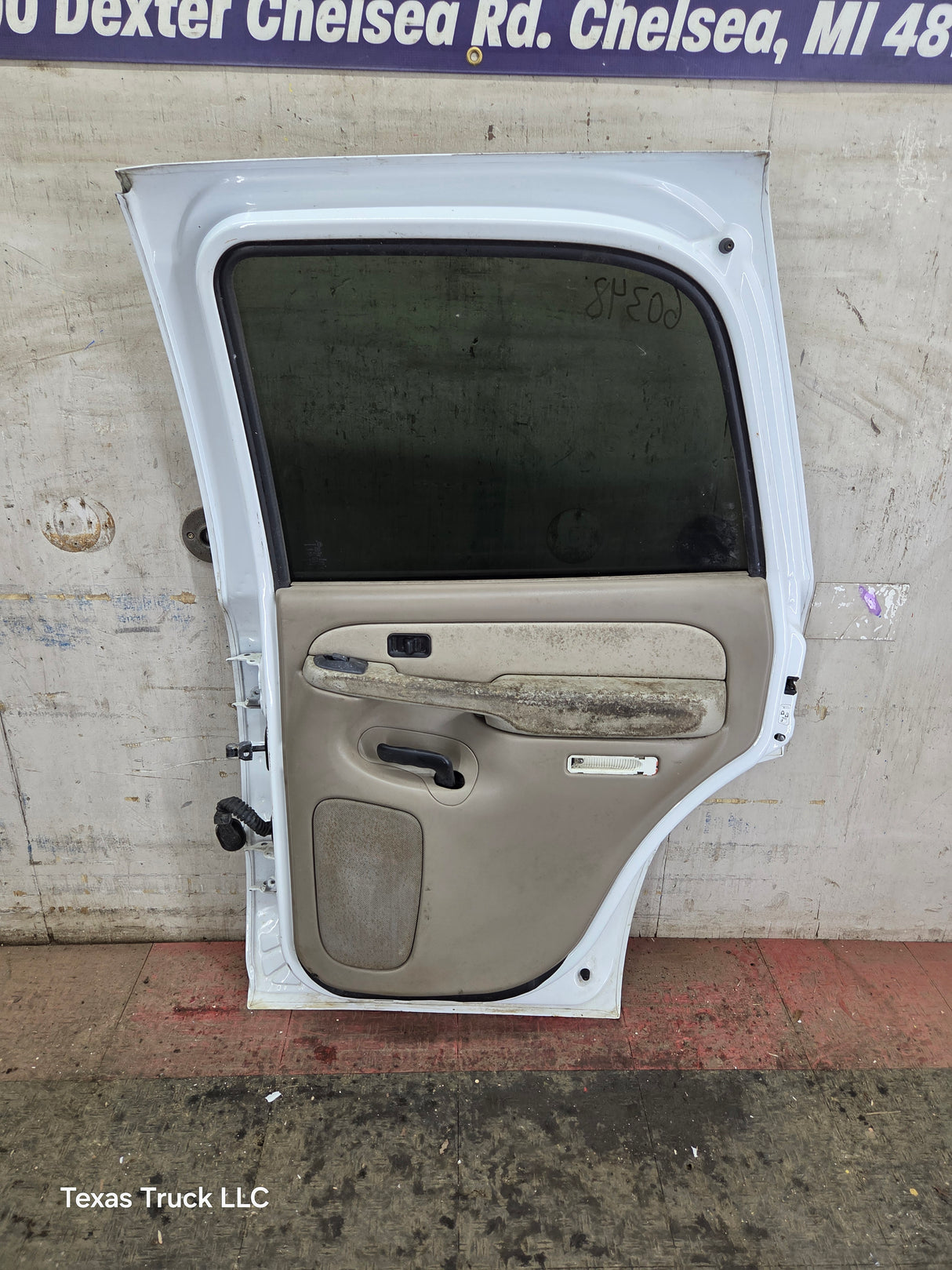 2001-2006 Chevrolet Tahoe / GMC Yukon 1500 2500HD Rear Passenger side rear door RH