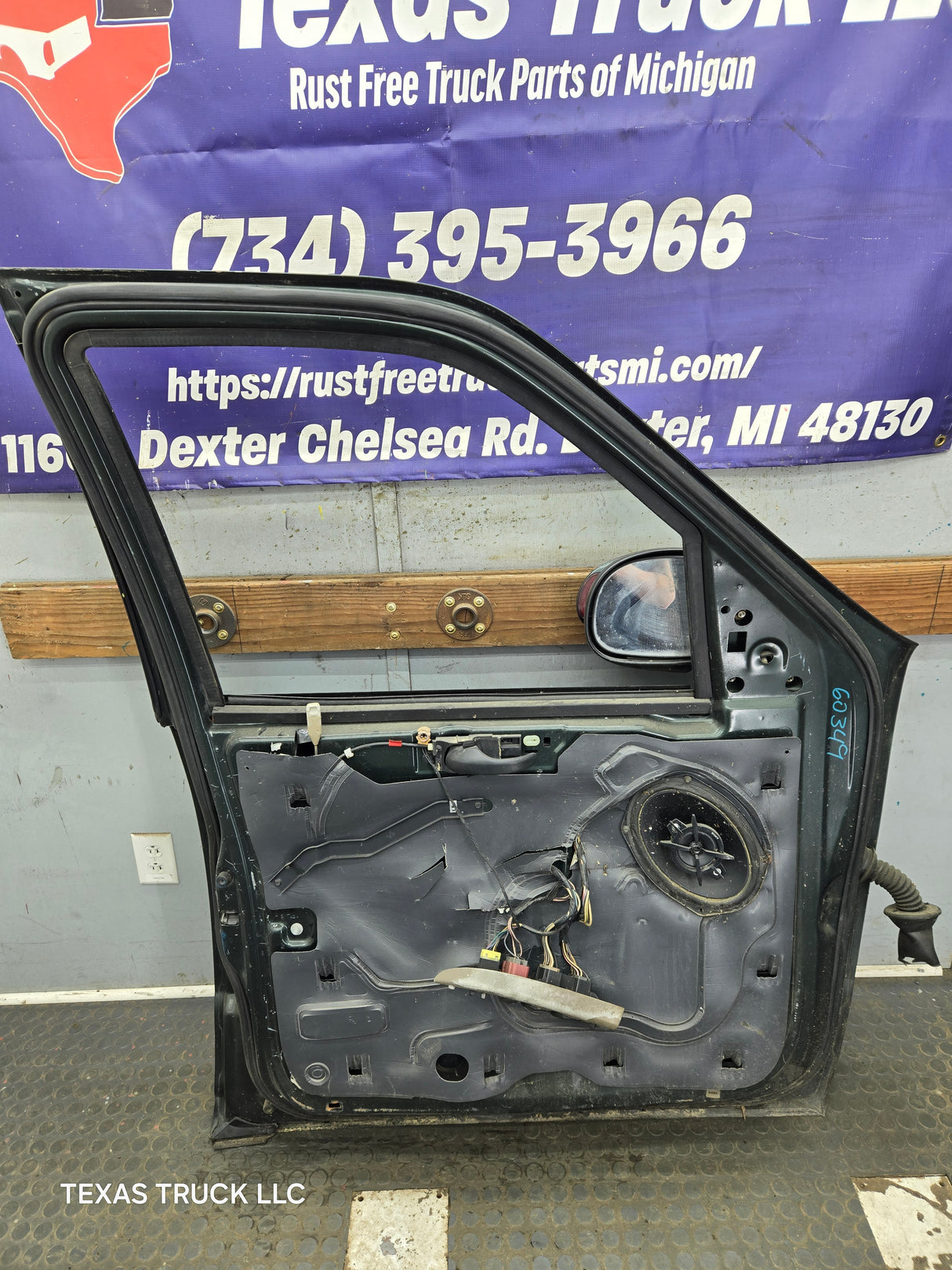 1997-2003 Ford F150 Crew Cab Driver Side LH Front Door