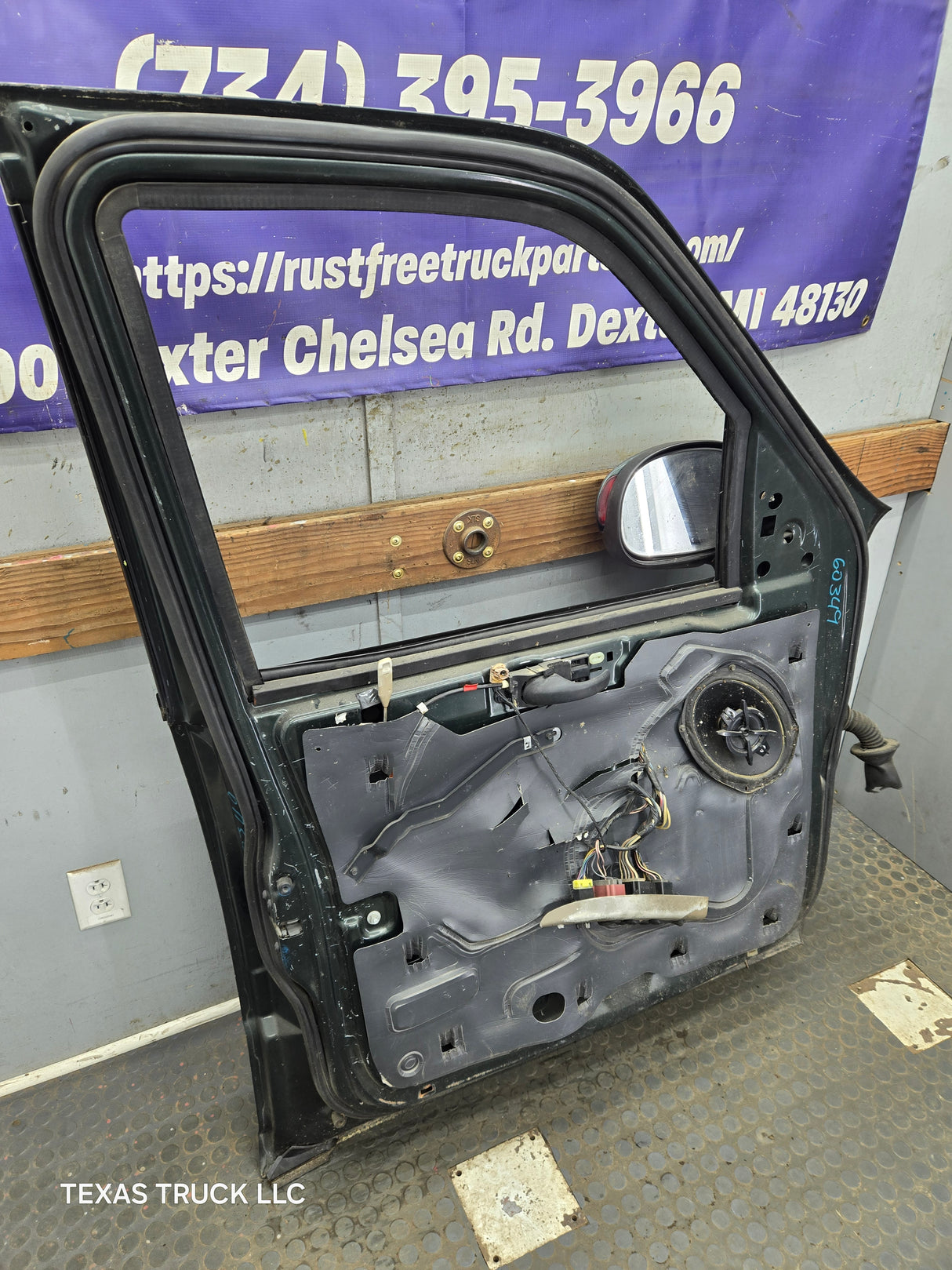 1997-2003 Ford F150 Crew Cab Driver Side LH Front Door