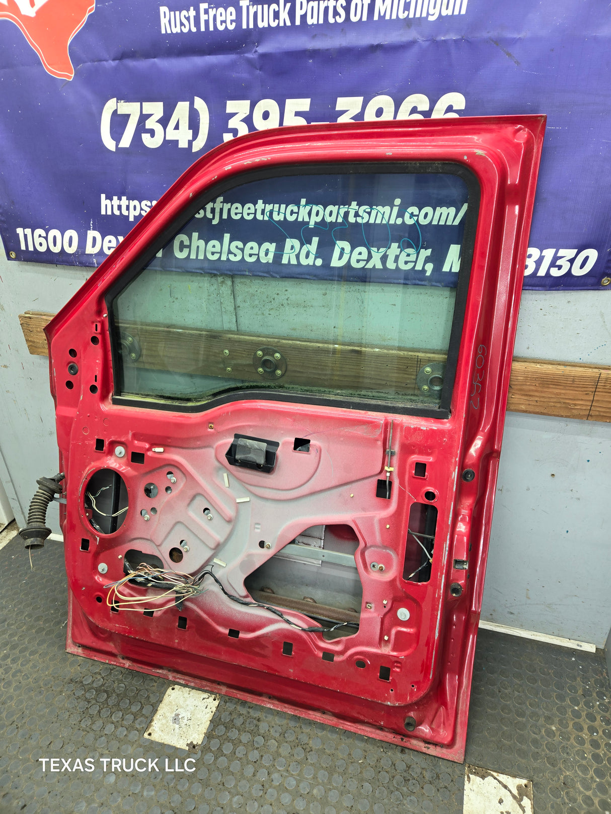 1999-2011 Ford Super Duty / Excursion Front Passenger Side RH Door F250 F350 F450 F550