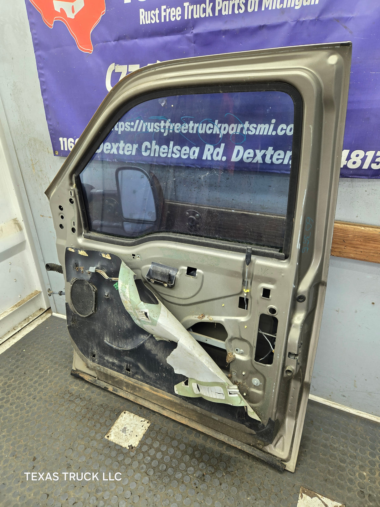1999-2011 Ford Super Duty / Excursion Front Passenger Side RH Door F250 F350 F450 F550