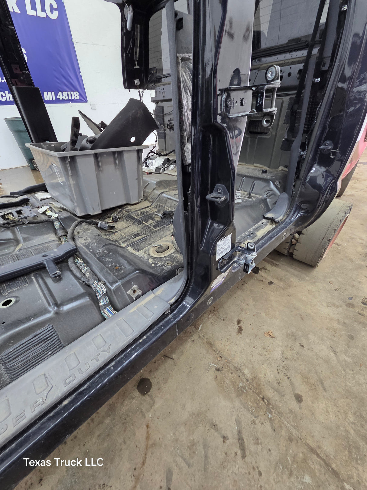 2011-2016 Ford Super Duty 4 door Crew Cab F250 F350 F450 F550 6.7L Power Stroke *Damage