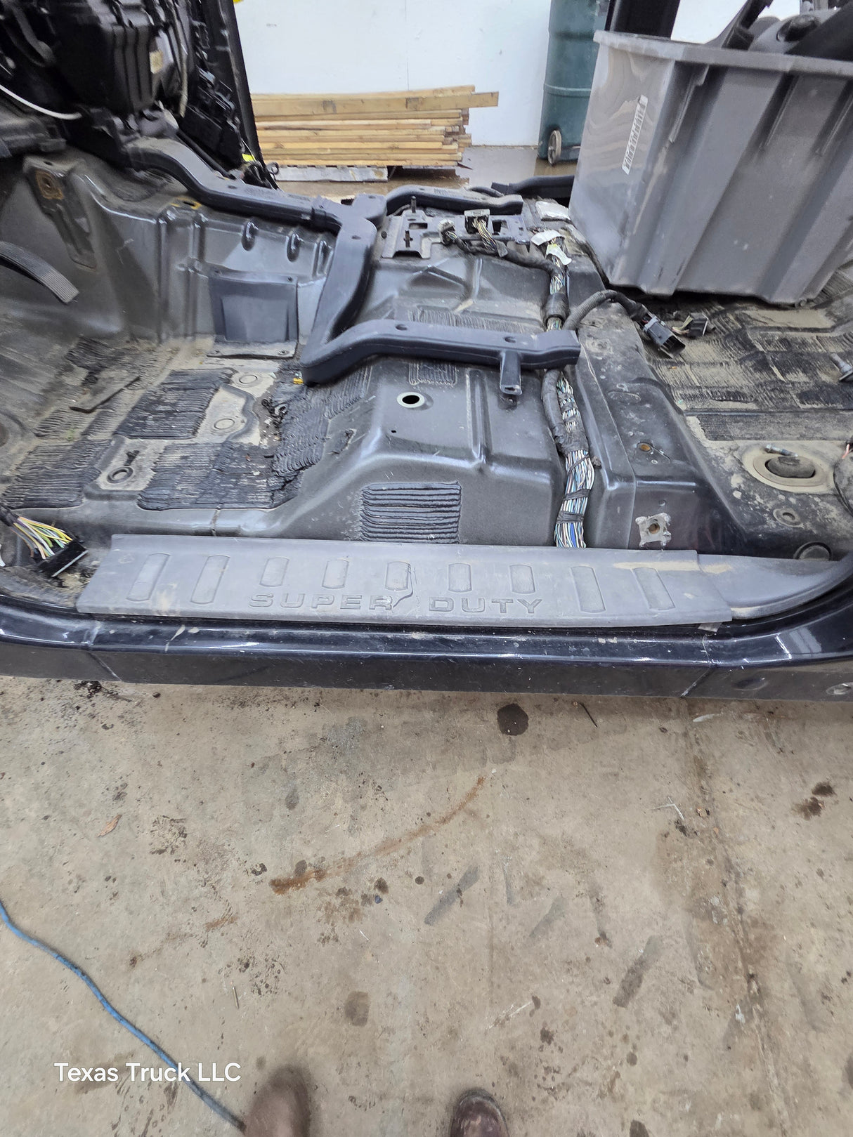 2011-2016 Ford Super Duty 4 door Crew Cab F250 F350 F450 F550 6.7L Power Stroke *Damage