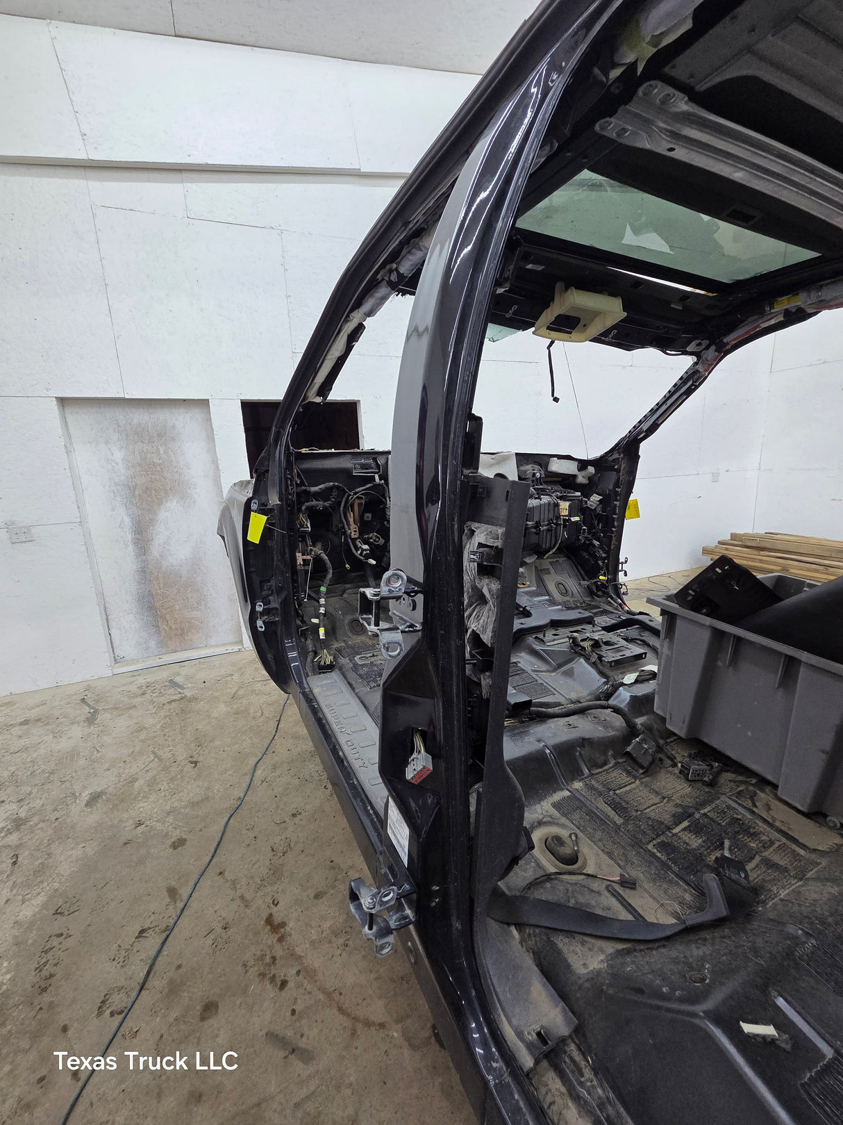 2011-2016 Ford Super Duty 4 door Crew Cab F250 F350 F450 F550 6.7L Power Stroke *Damage