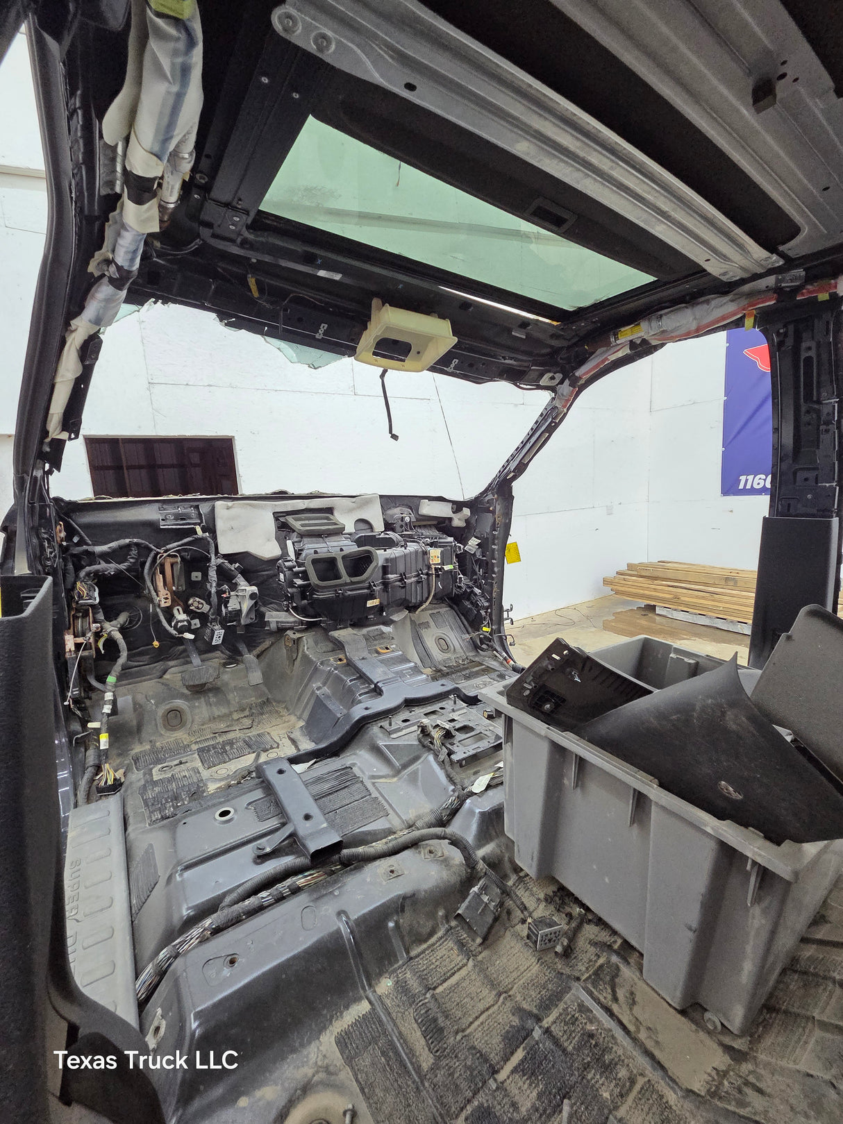 2011-2016 Ford Super Duty 4 door Crew Cab F250 F350 F450 F550 6.7L Power Stroke *Damage