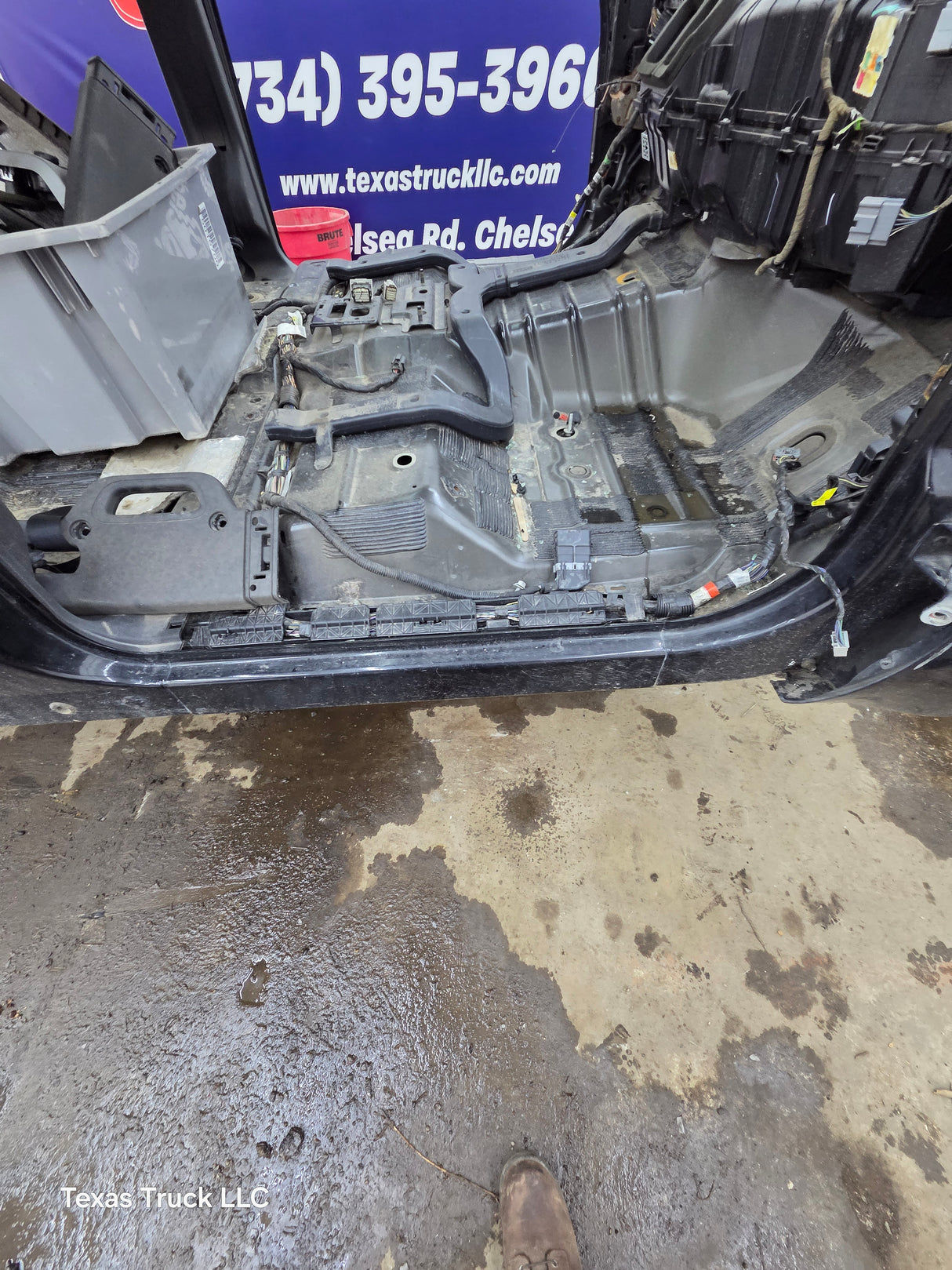 2011-2016 Ford Super Duty 4 door Crew Cab F250 F350 F450 F550 6.7L Power Stroke *Damage