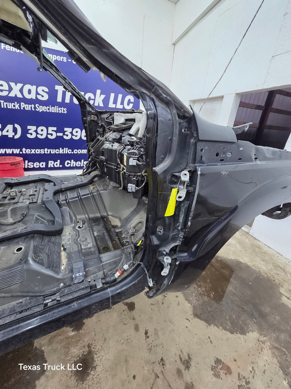 2011-2016 Ford Super Duty 4 door Crew Cab F250 F350 F450 F550 6.7L Power Stroke *Damage