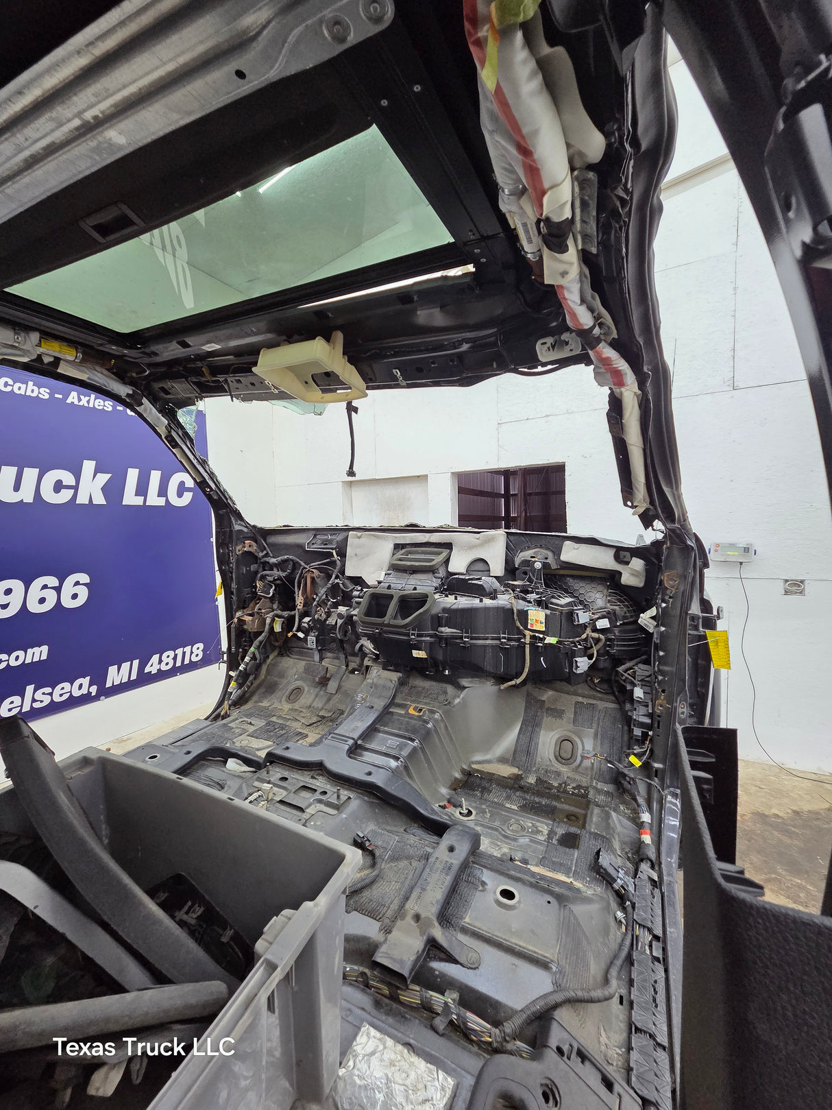 2011-2016 Ford Super Duty 4 door Crew Cab F250 F350 F450 F550 6.7L Power Stroke *Damage