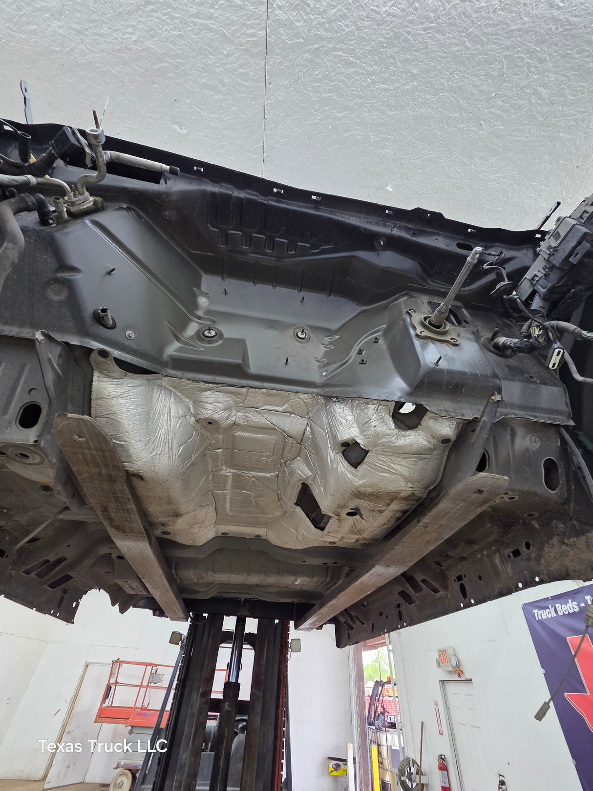 2011-2016 Ford Super Duty 4 door Crew Cab F250 F350 F450 F550 6.7L Power Stroke *Damage
