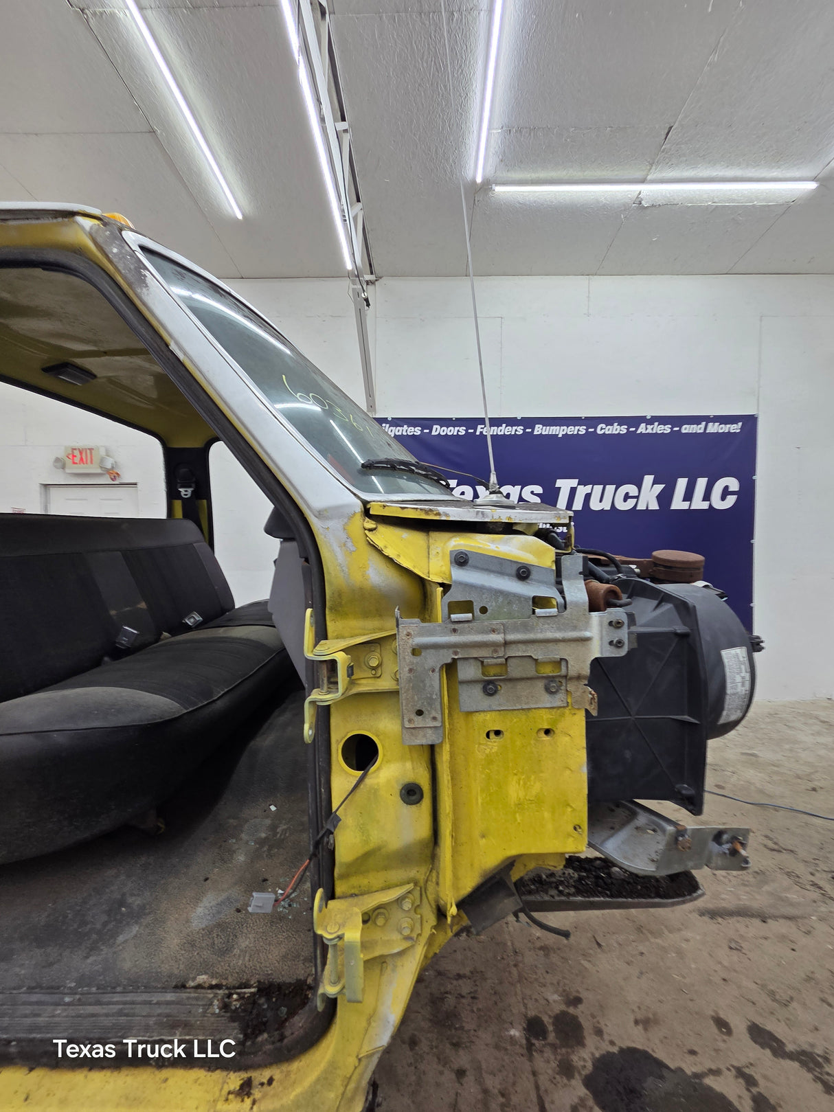 1980-1997 Ford OBS F600 F700 F800 Regular Cab