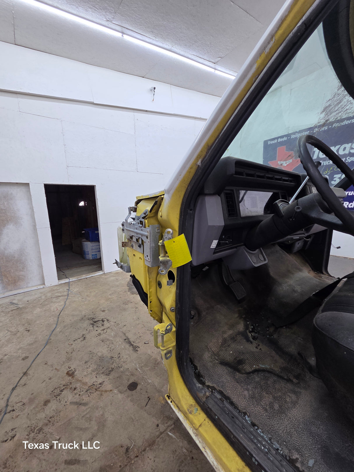 1980-1997 Ford OBS F600 F700 F800 Regular Cab