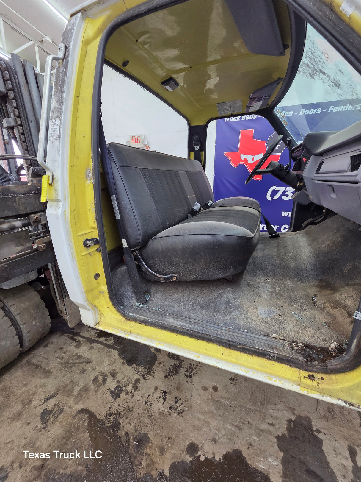 1980-1997 Ford OBS F600 F700 F800 Regular Cab