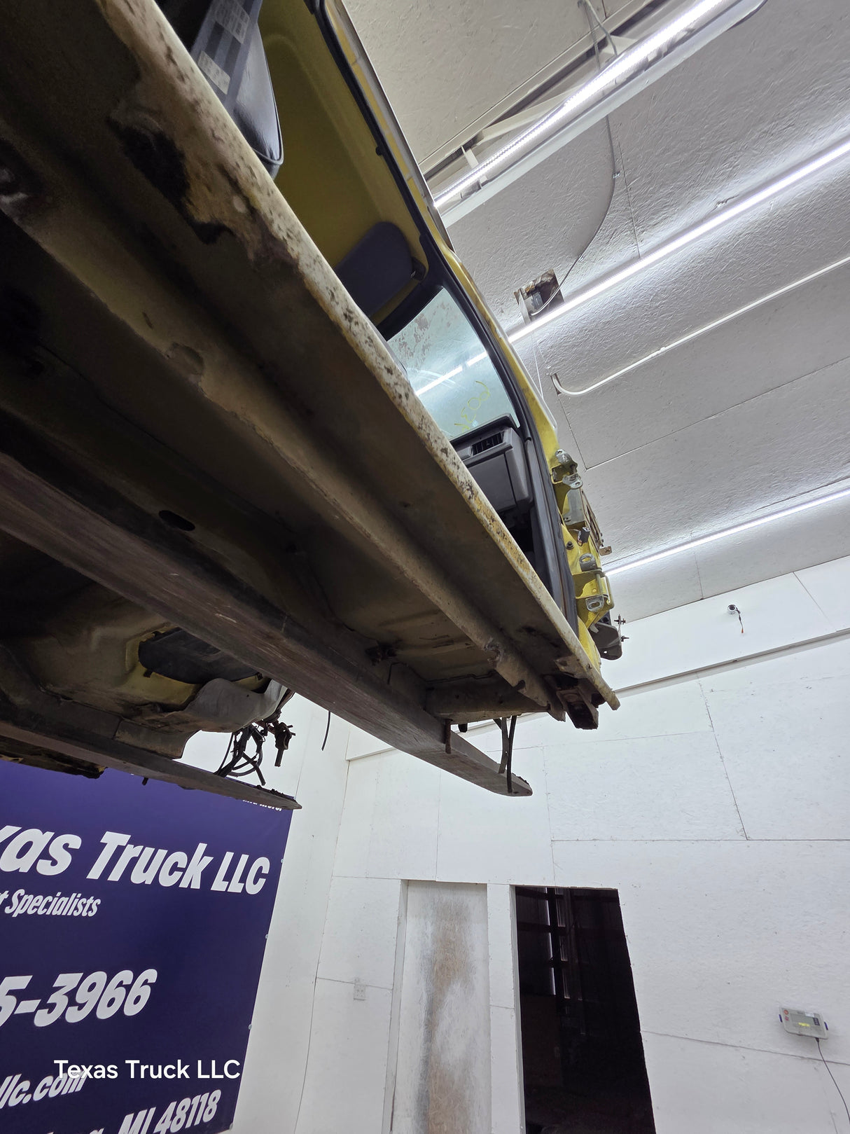 1980-1997 Ford OBS F600 F700 F800 Regular Cab
