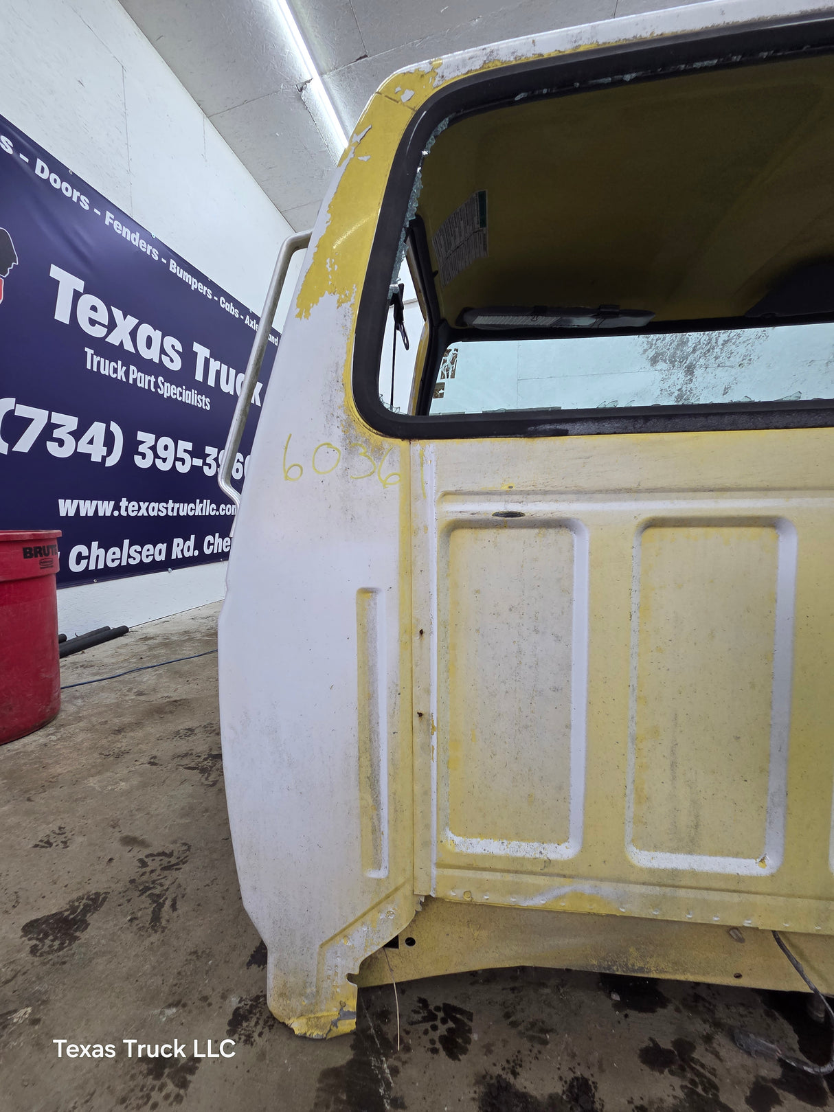 1980-1997 Ford OBS F600 F700 F800 Regular Cab