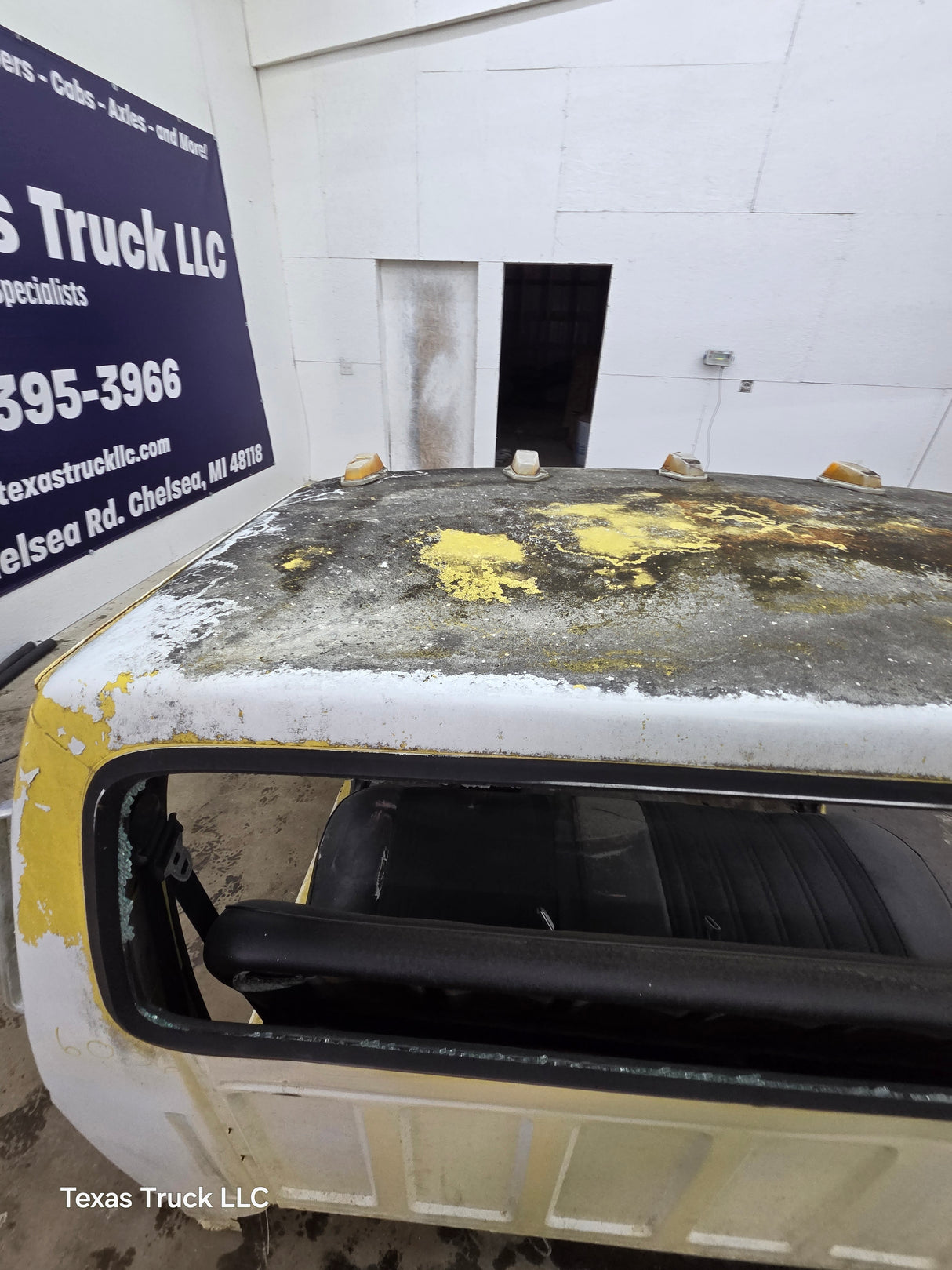 1980-1997 Ford OBS F600 F700 F800 Regular Cab