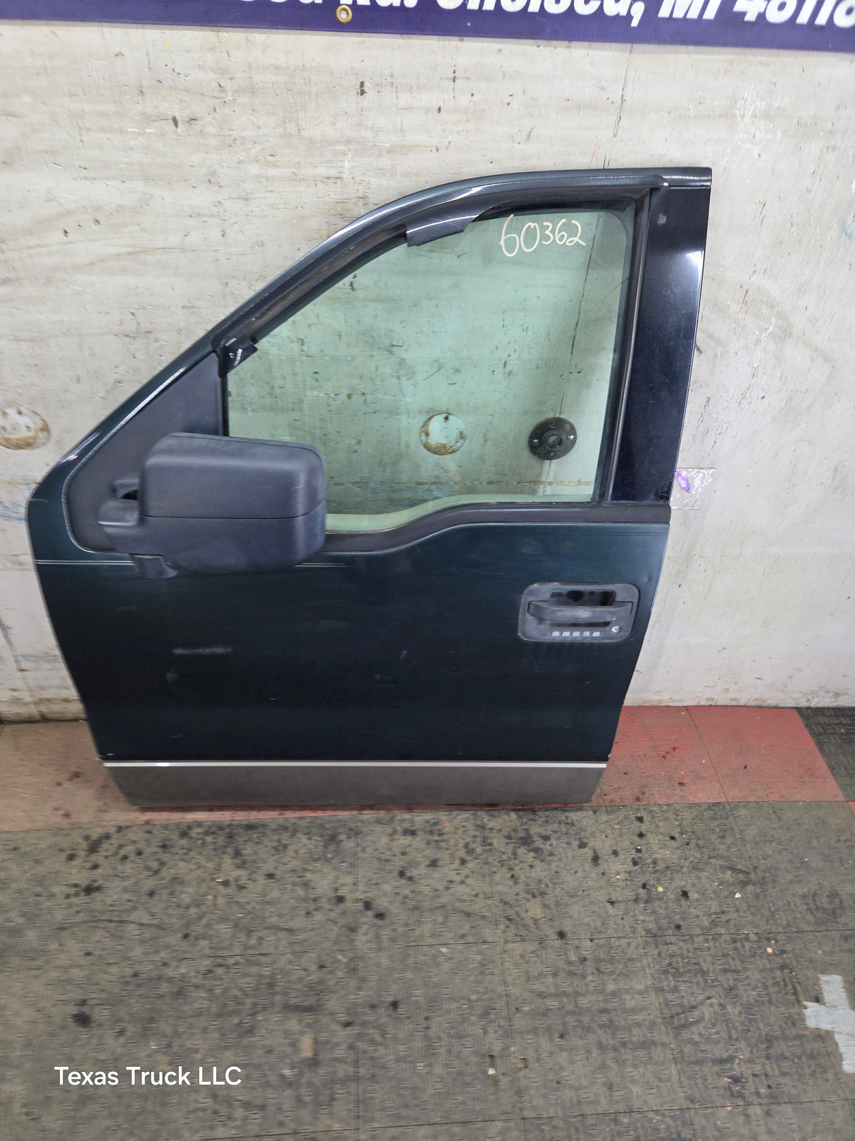 2004-2008 Ford F150 Crew Cab Driver Side Front Door LH