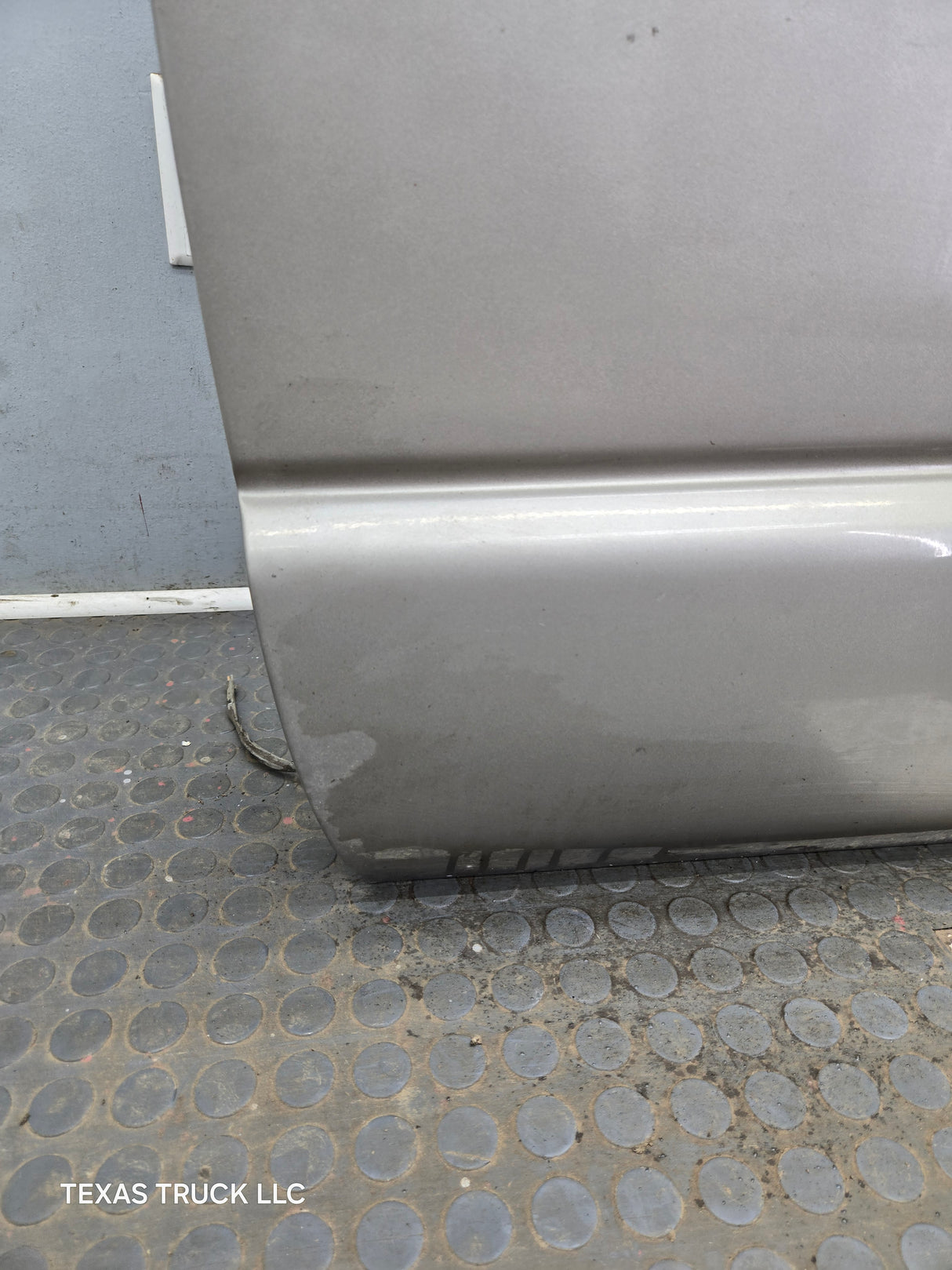 1988-2000 Chevrolet Silverado Suburban GMC Sierra LH Front Driver Side Door