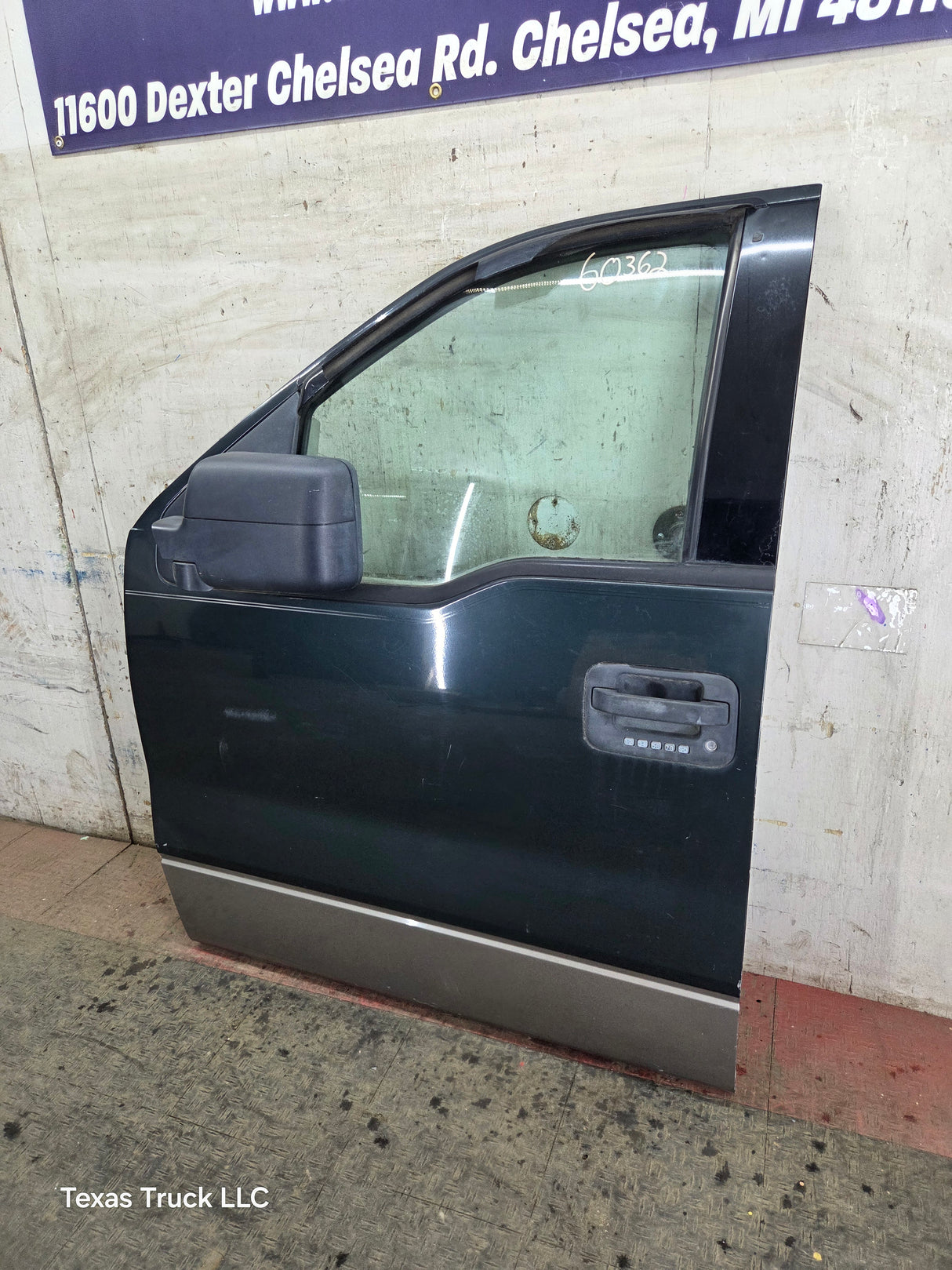 2004-2008 Ford F150 Crew Cab Driver Side Front Door LH