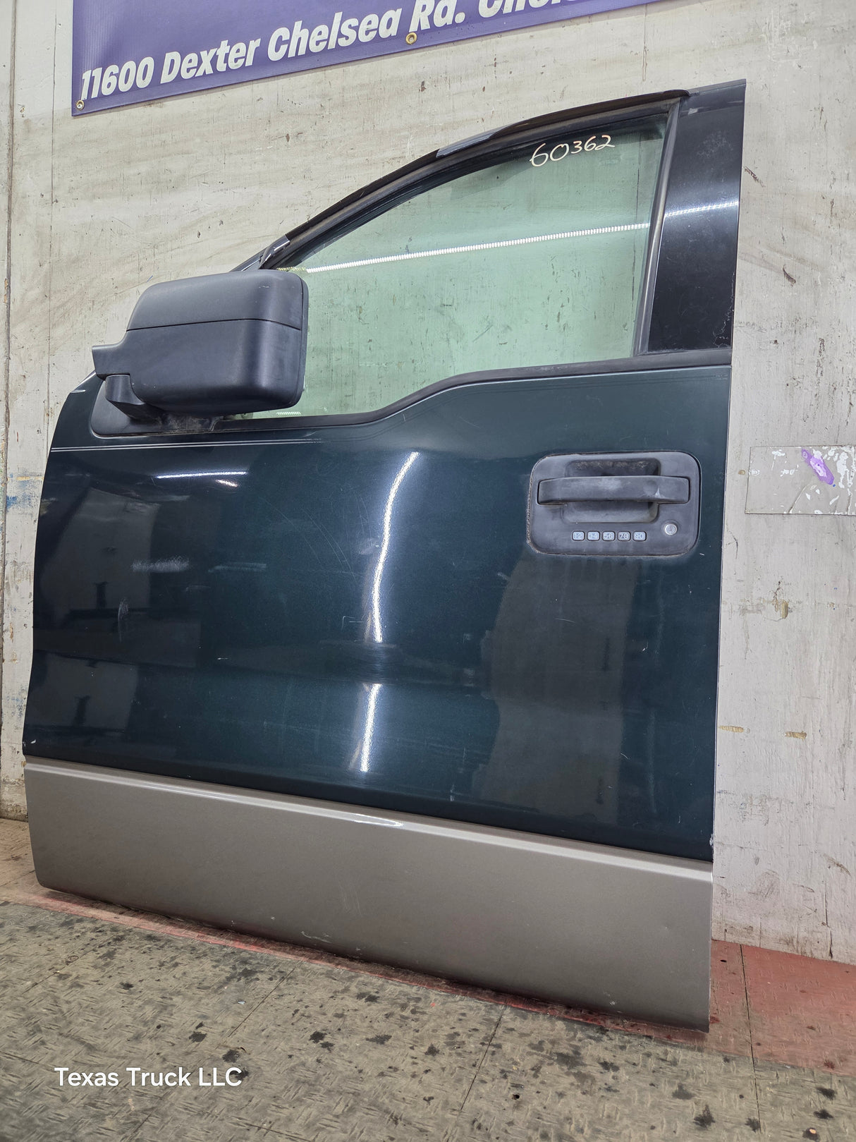 2004-2008 Ford F150 Crew Cab Driver Side Front Door LH