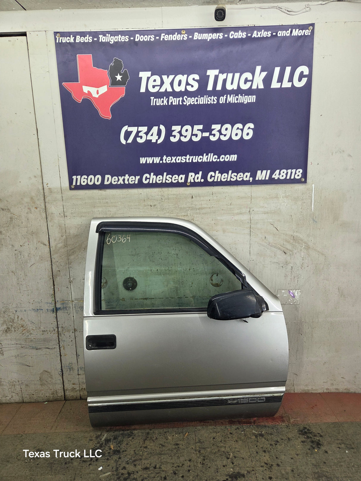 1988-2000 Chevrolet Silverado Suburban GMC Sierra RH Front Passenger Door
