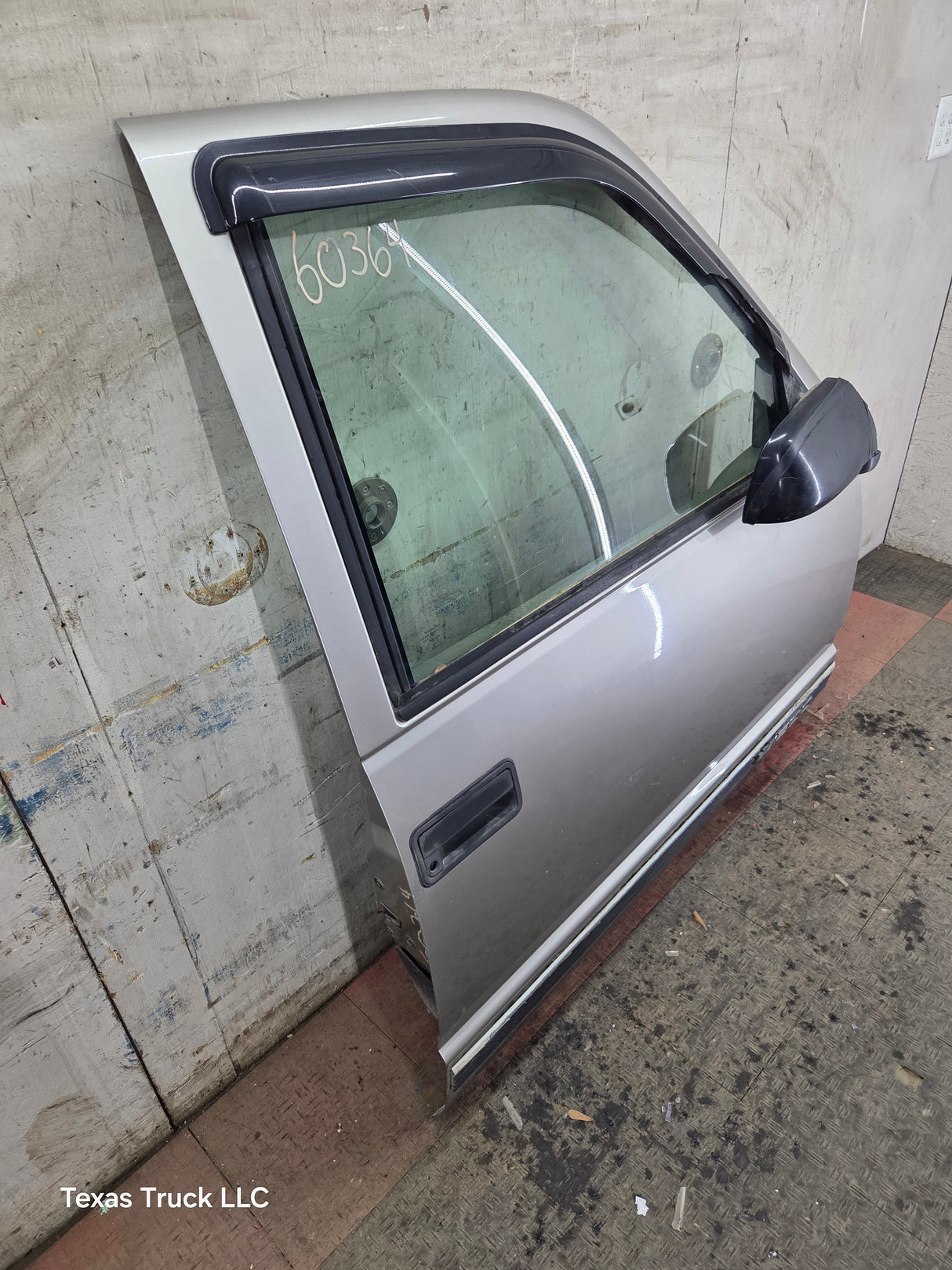 1988-2000 Chevrolet Silverado Suburban GMC Sierra RH Front Passenger Door