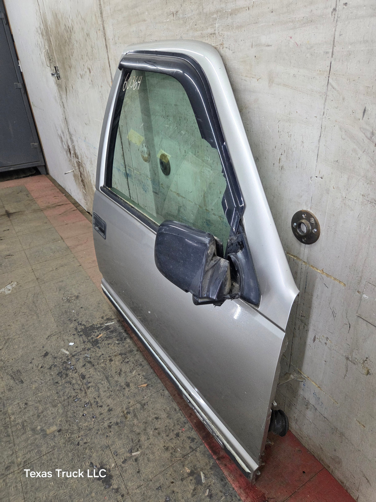 1988-2000 Chevrolet Silverado Suburban GMC Sierra RH Front Passenger Door