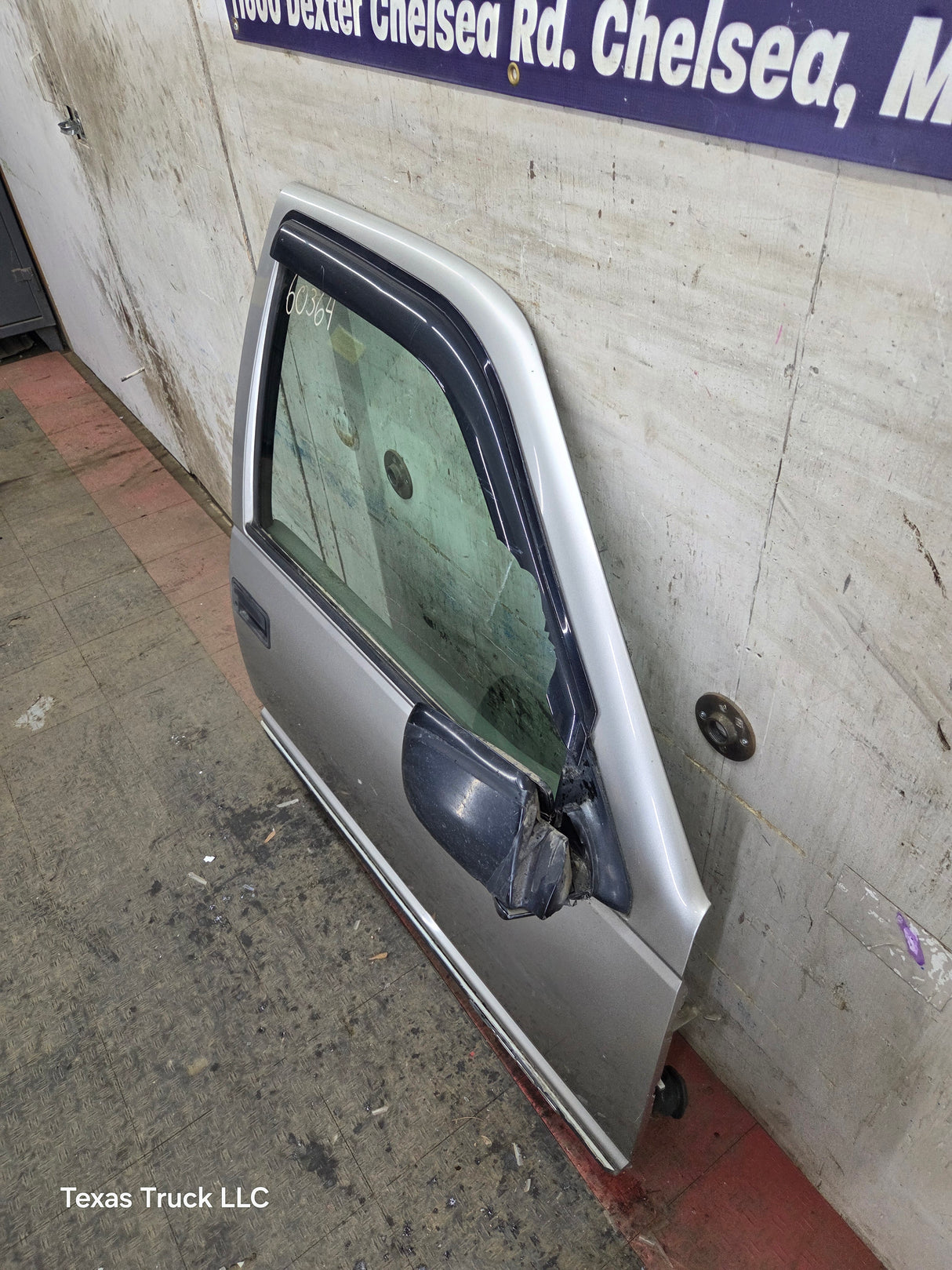 1988-2000 Chevrolet Silverado Suburban GMC Sierra RH Front Passenger Door