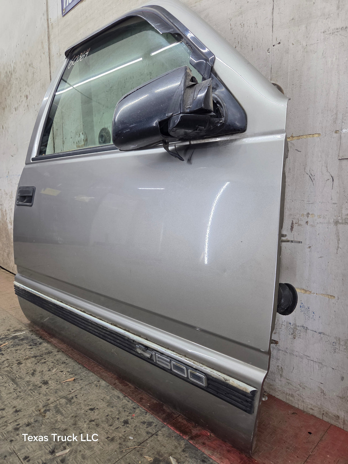 1988-2000 Chevrolet Silverado Suburban GMC Sierra RH Front Passenger Door