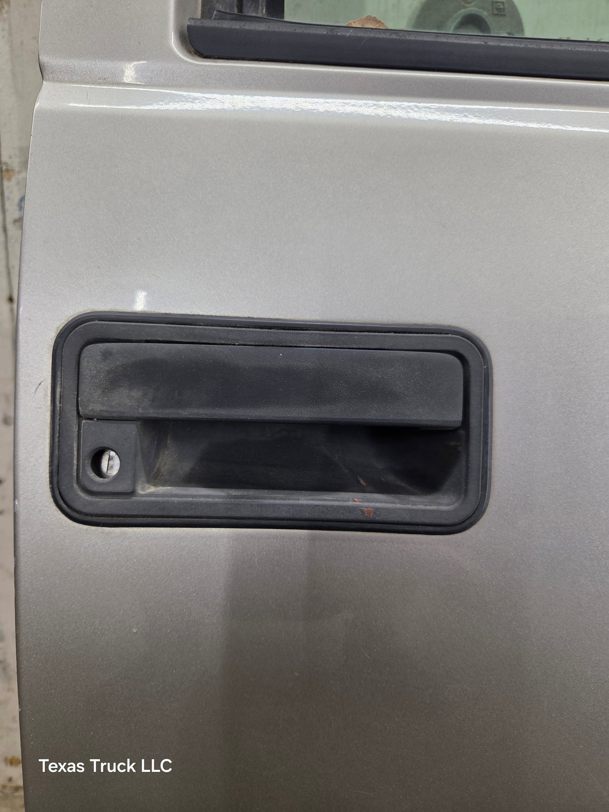 1988-2000 Chevrolet Silverado Suburban GMC Sierra RH Front Passenger Door