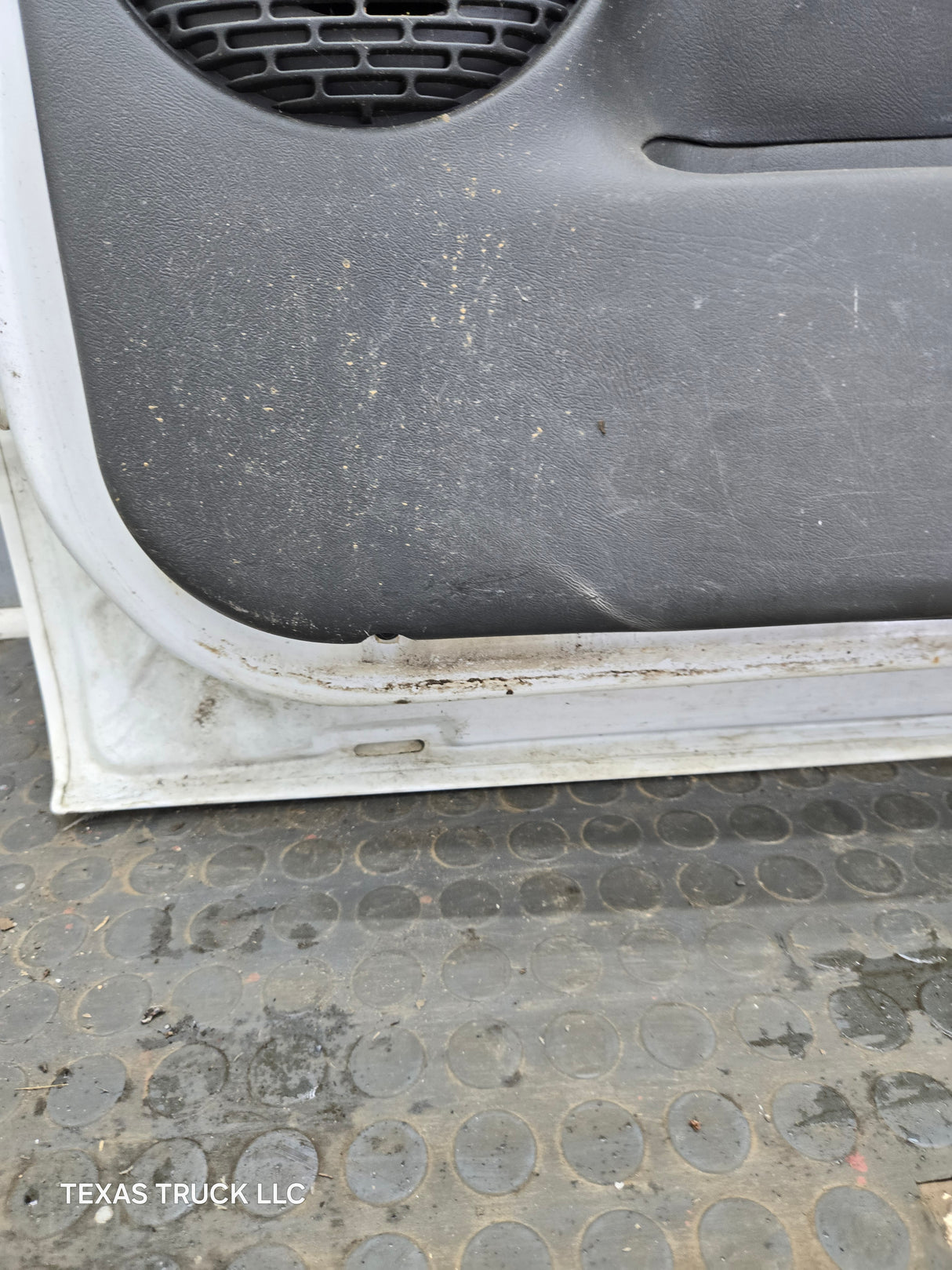 1999-2006 Chevrolet Silverado / GMC Sierra 1500 2500 3500 HD Front Passenger side Door RH
