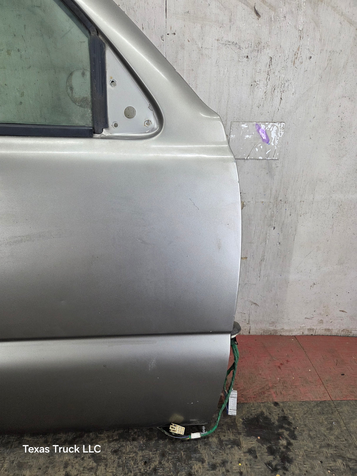 1999-2006 Chevrolet Silverado / GMC Sierra 1500 2500 3500 HD Front Passenger side Door RH