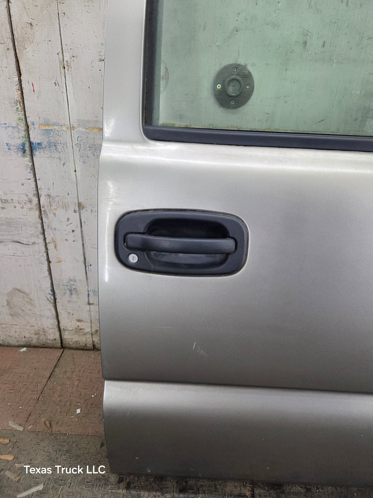 1999-2006 Chevrolet Silverado / GMC Sierra 1500 2500 3500 HD Front Passenger side Door RH