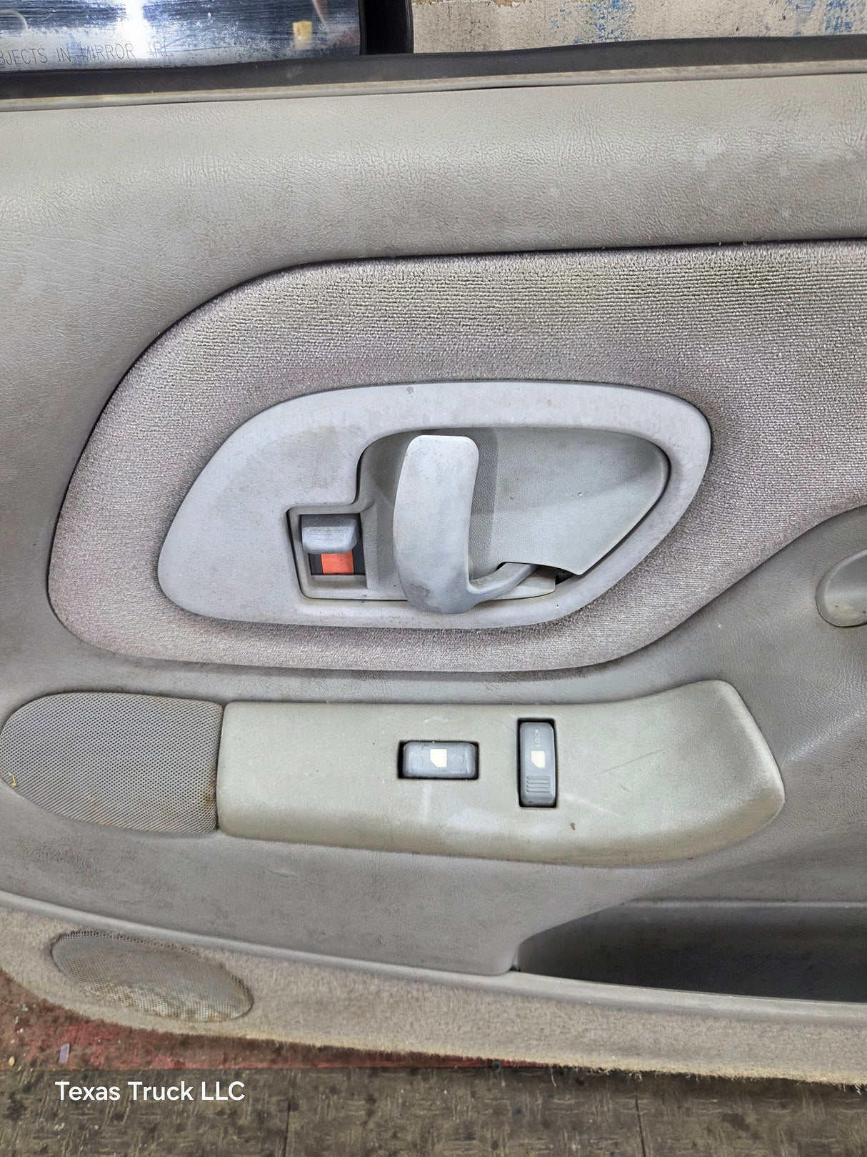 1988-2000 Chevrolet Silverado Suburban GMC Sierra RH Front Passenger Door