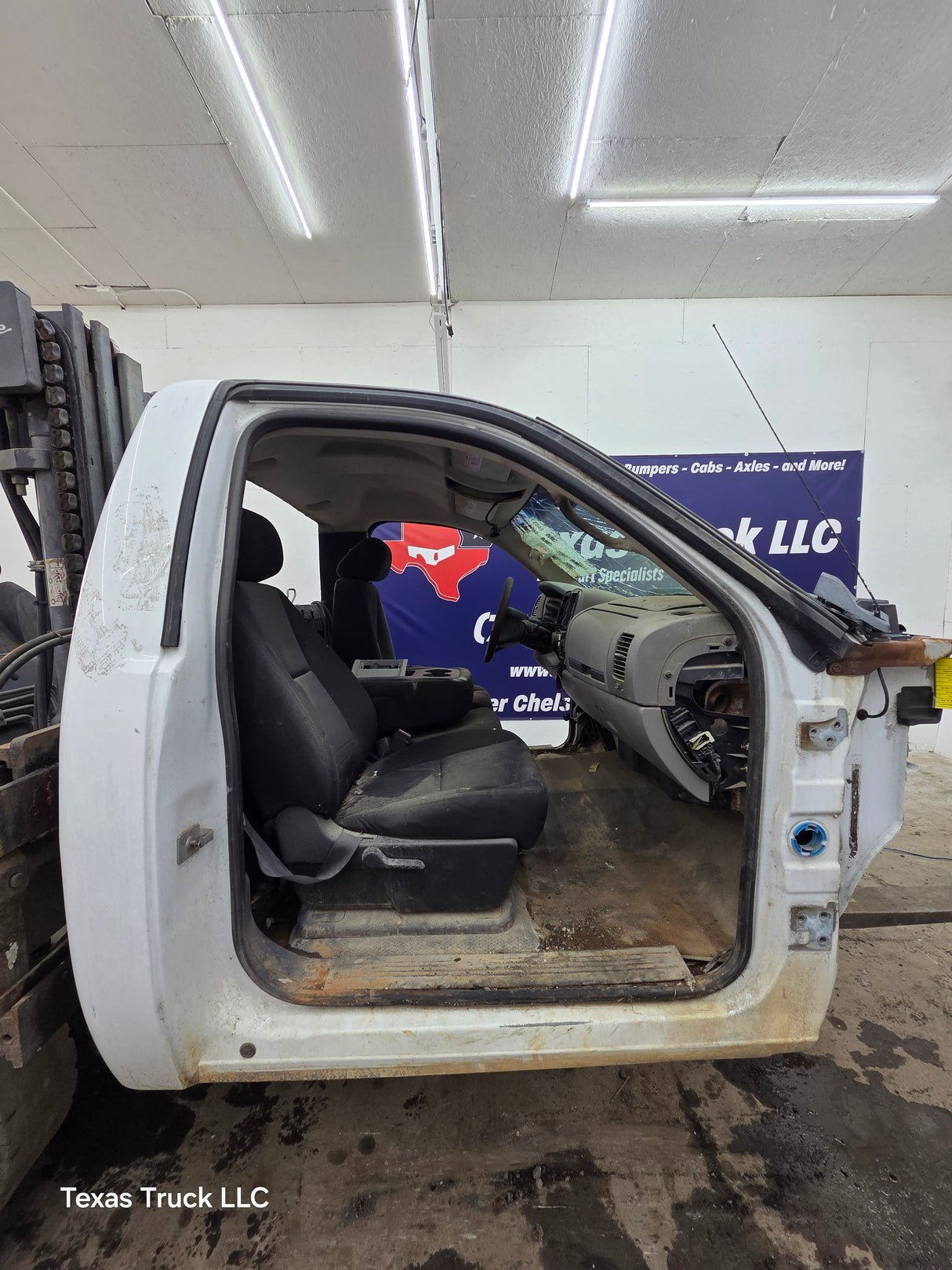 2007-2013 Chevrolet Silverado / GMC Sierra 1500 2500 3500 HD Regular Cab
